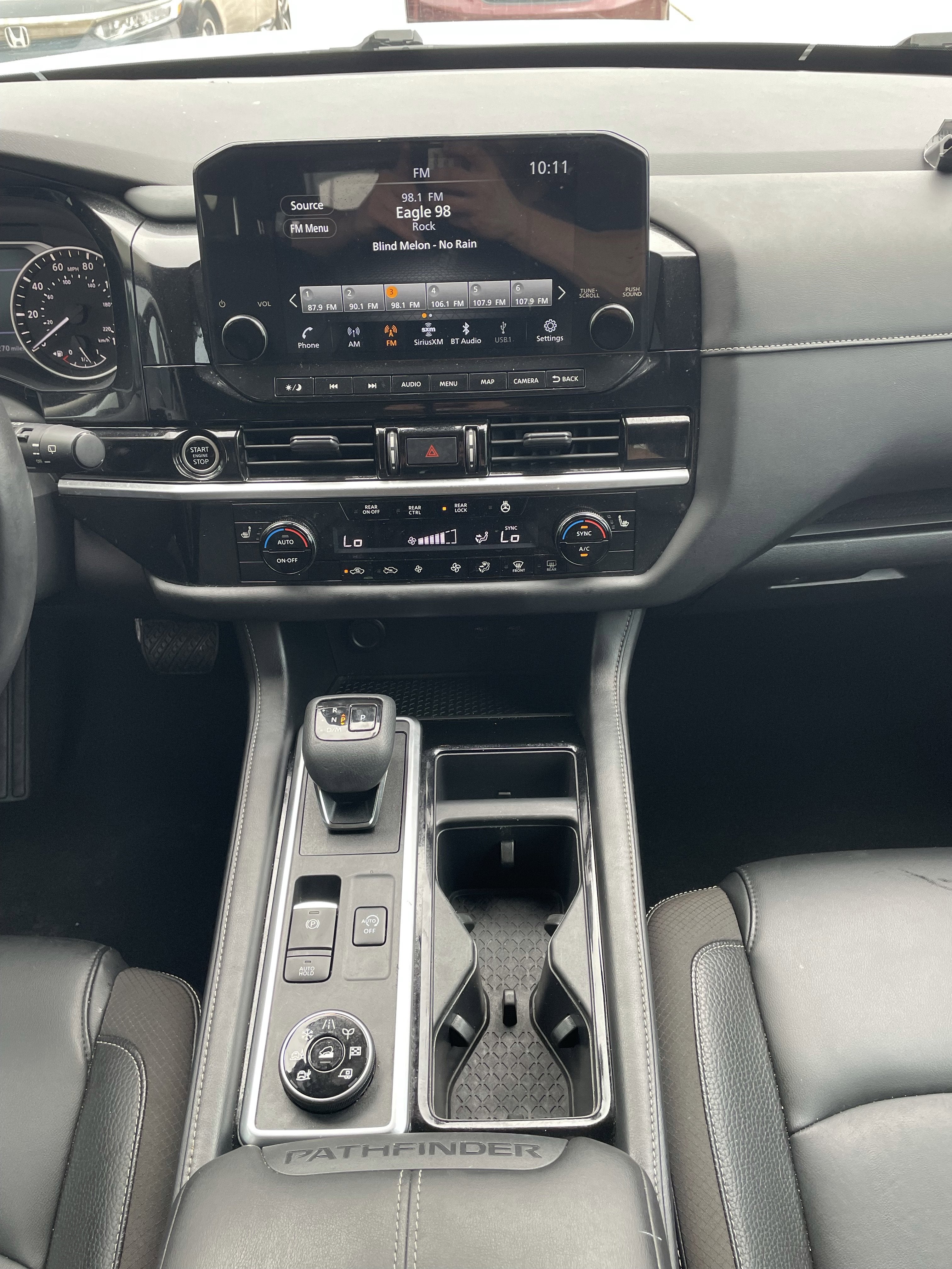 2022 Nissan Pathfinder SL