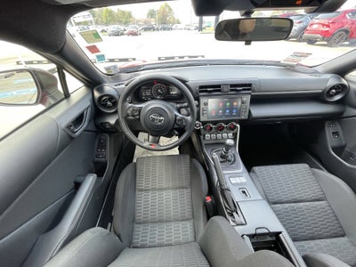 2025 Toyota GR86 2DR MT