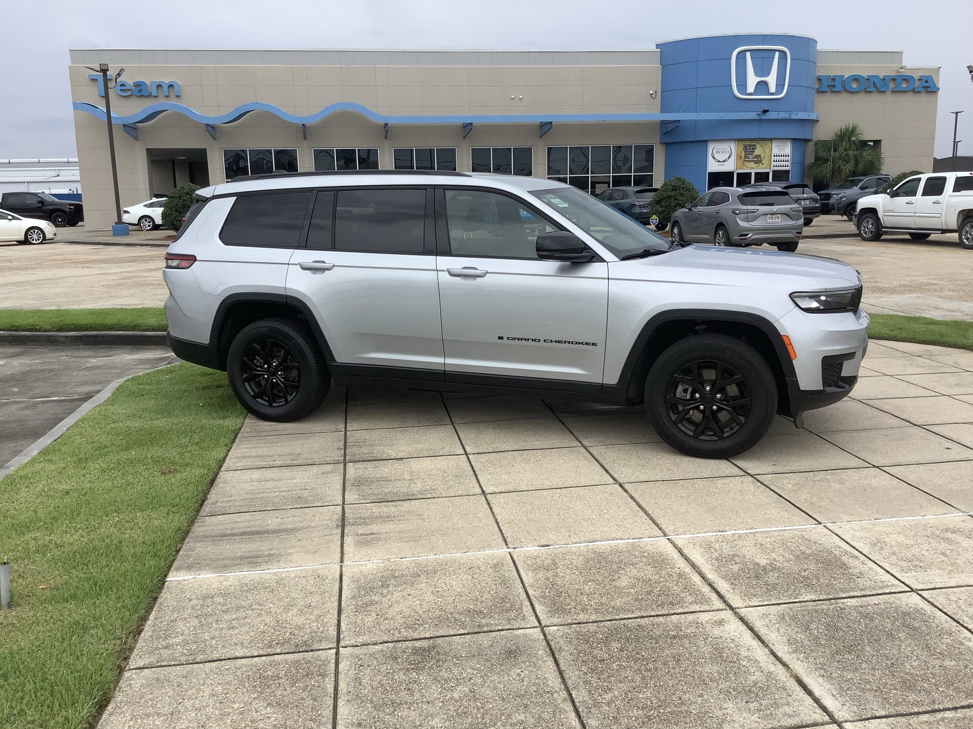 2024 Jeep Grand Cherokee L Altitude