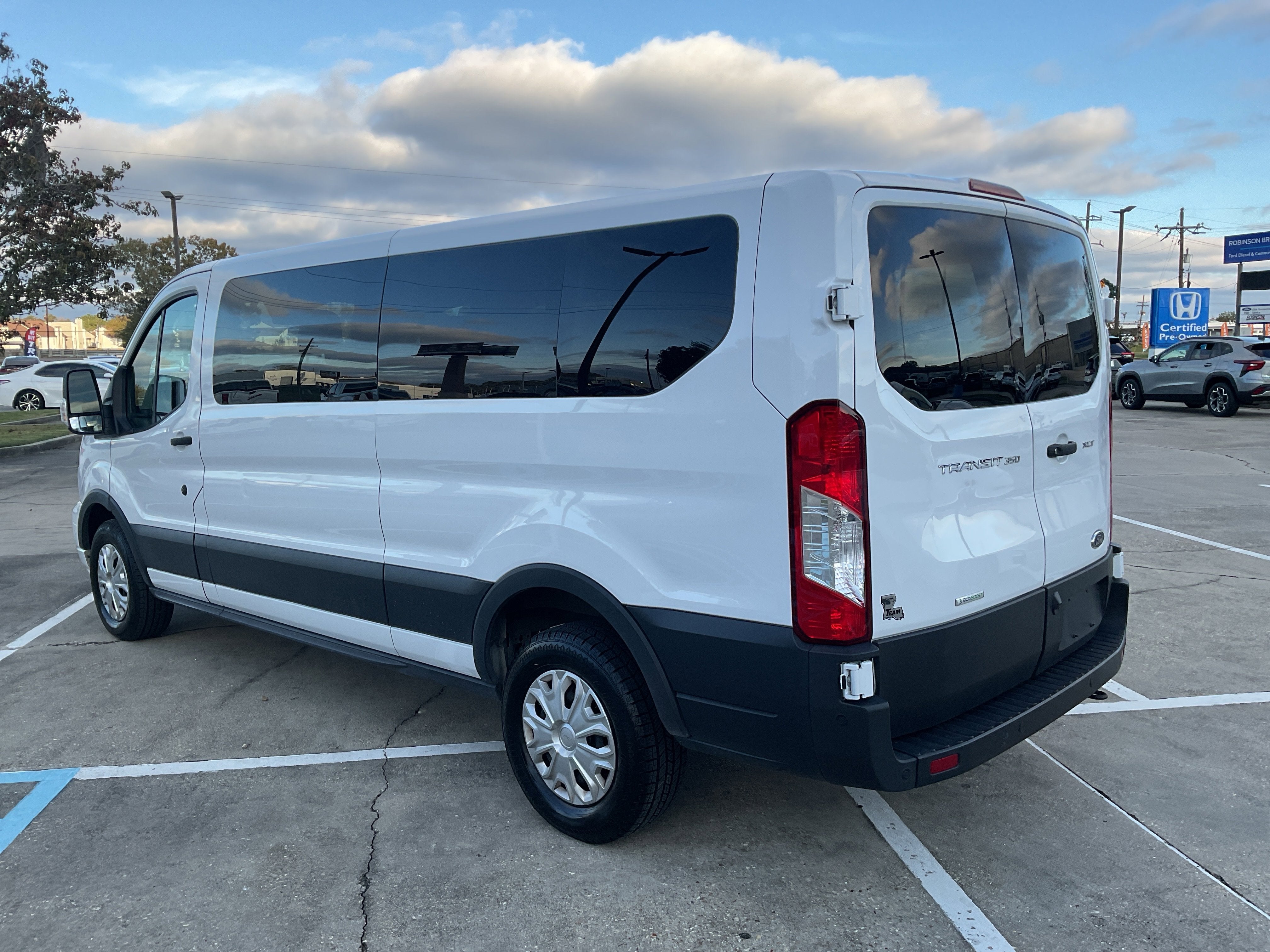 2023 Ford Transit Passenger Wagon XLT