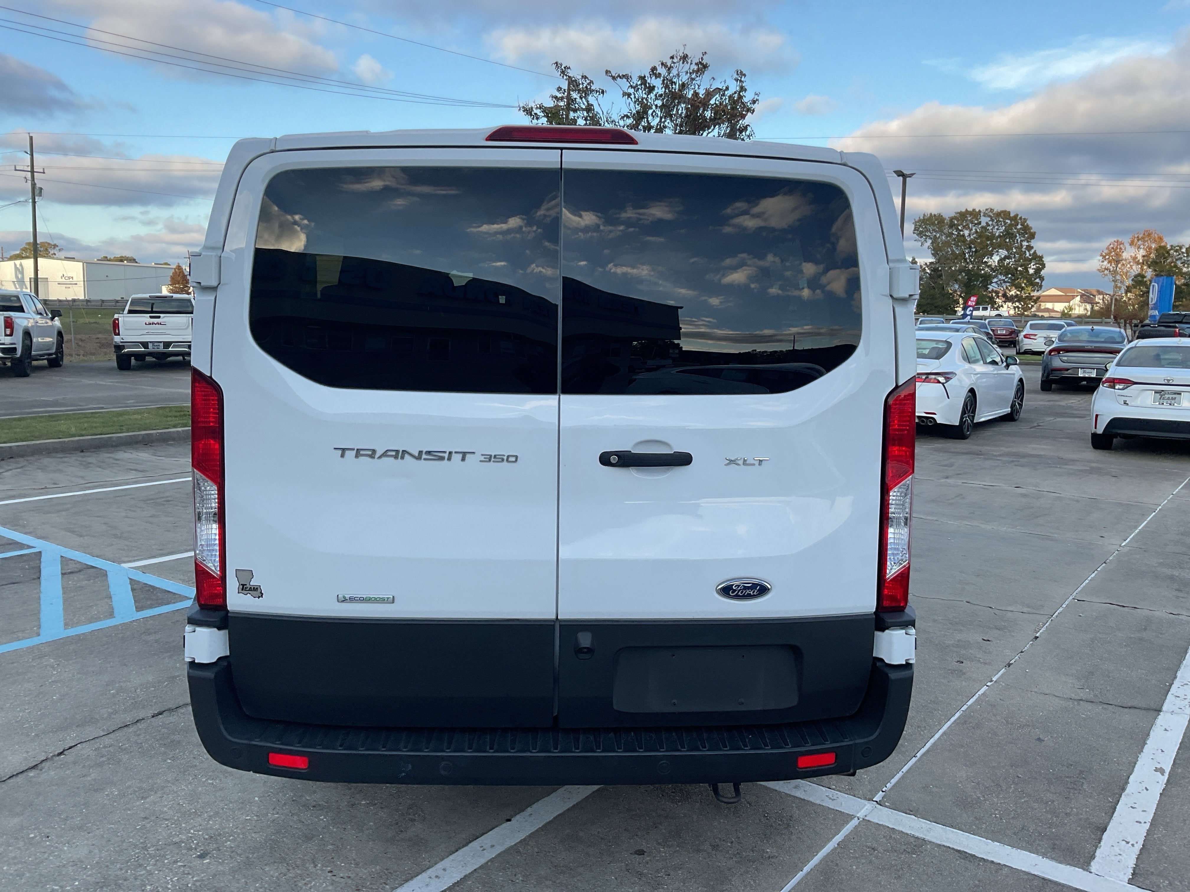 2023 Ford Transit Passenger Wagon XLT