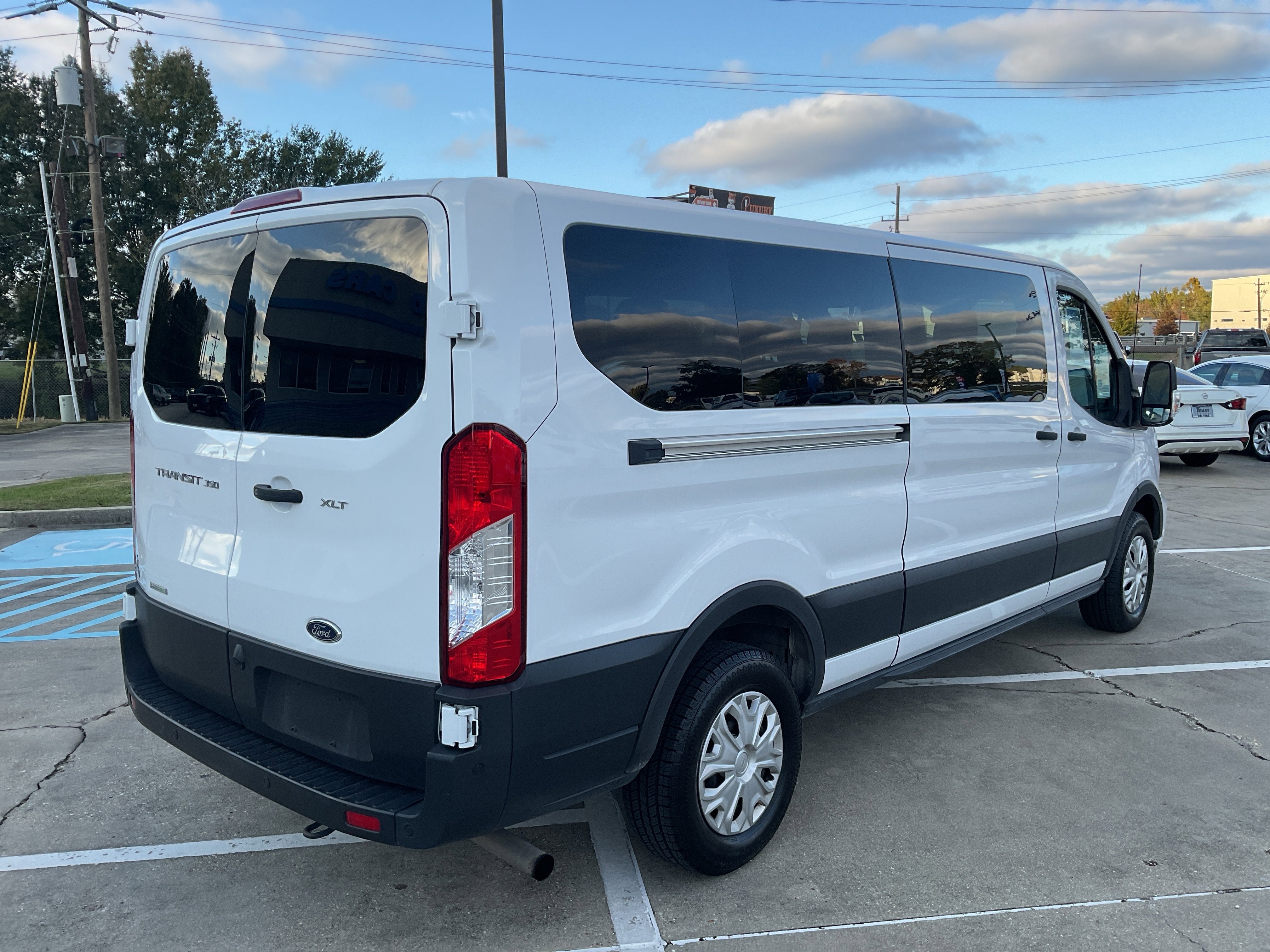 2023 Ford Transit Passenger Wagon XLT
