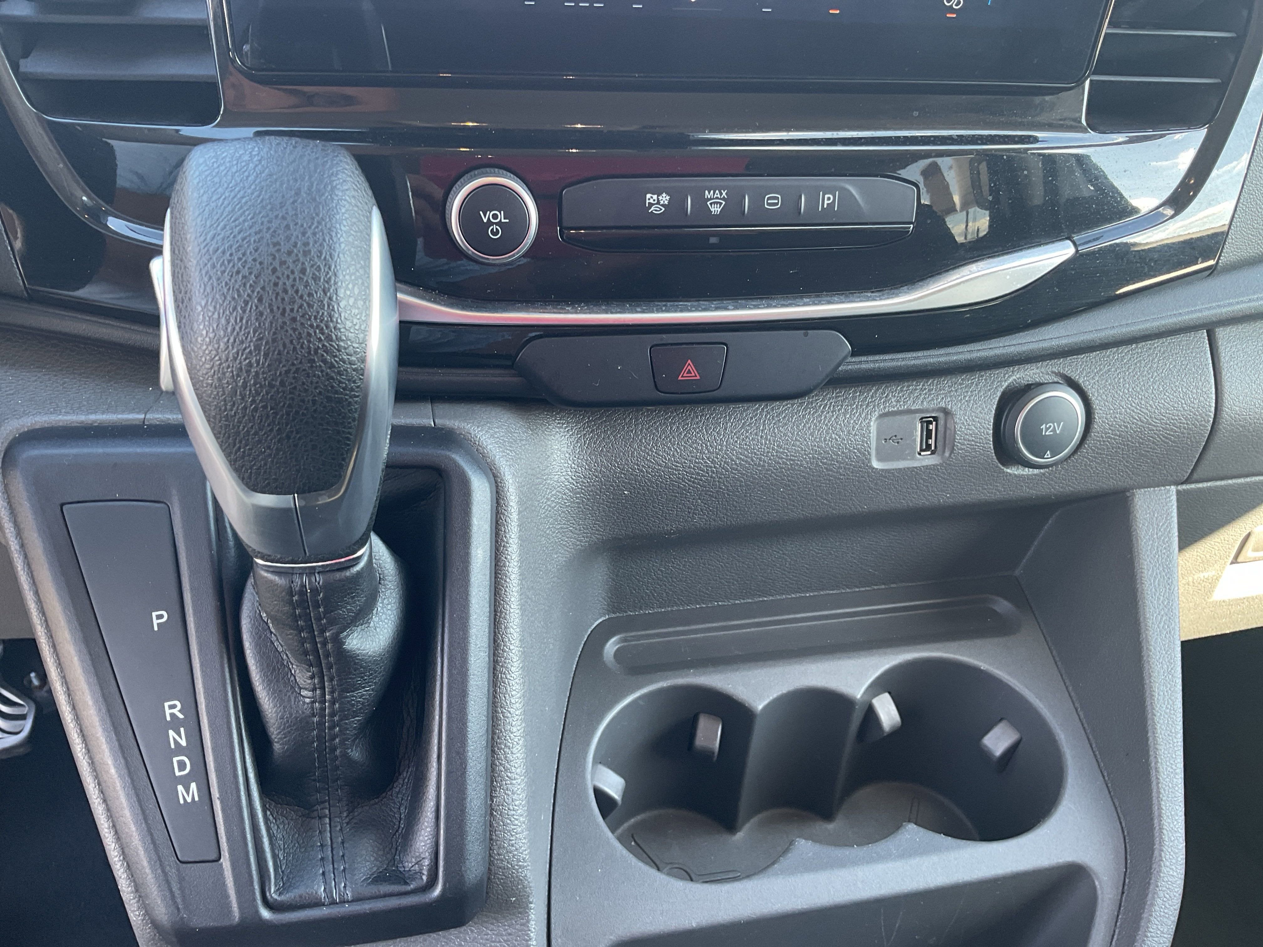 2023 Ford Transit Passenger Wagon XLT