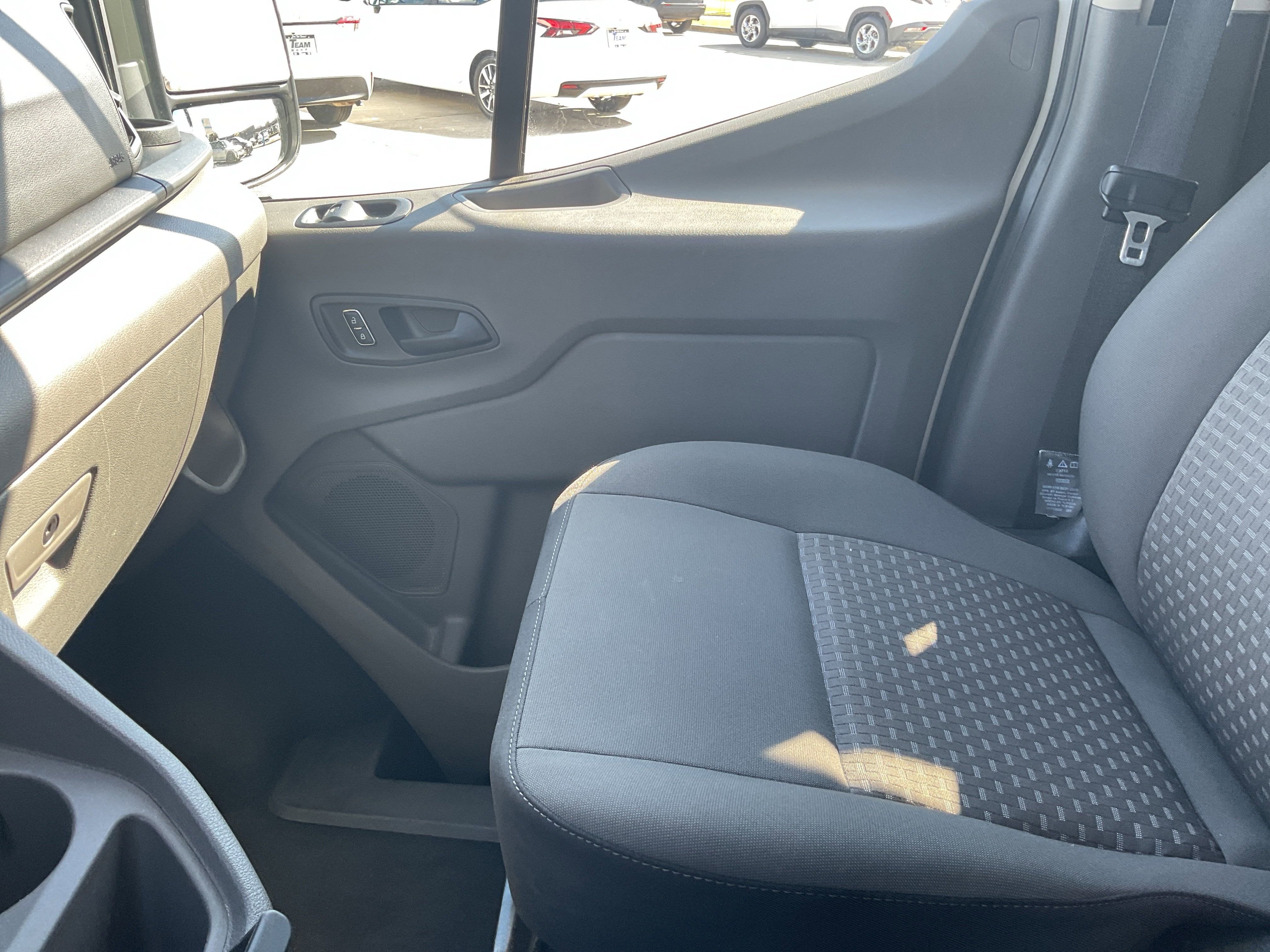 2023 Ford Transit Passenger Wagon XLT