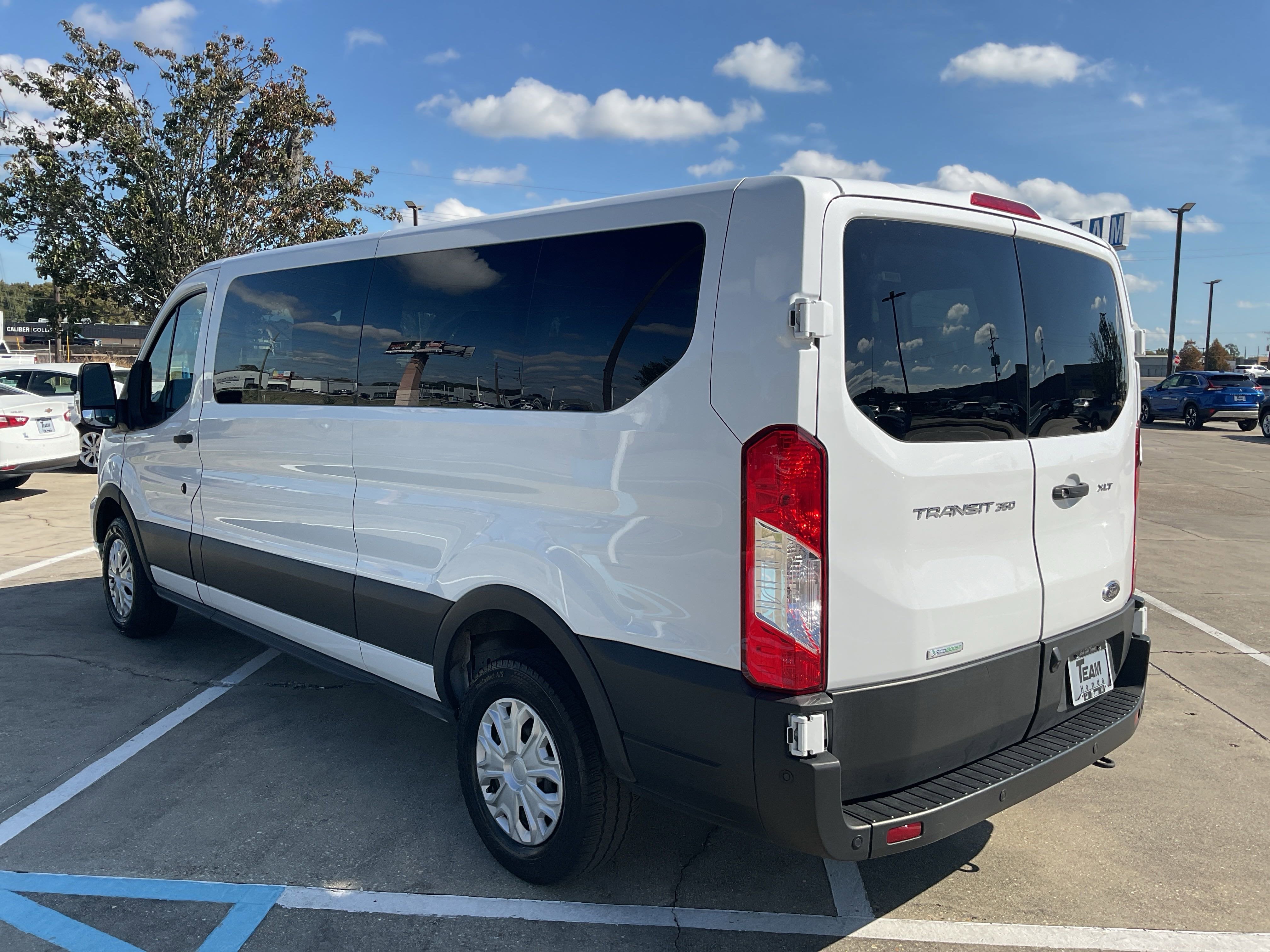 2023 Ford Transit Passenger Wagon XLT
