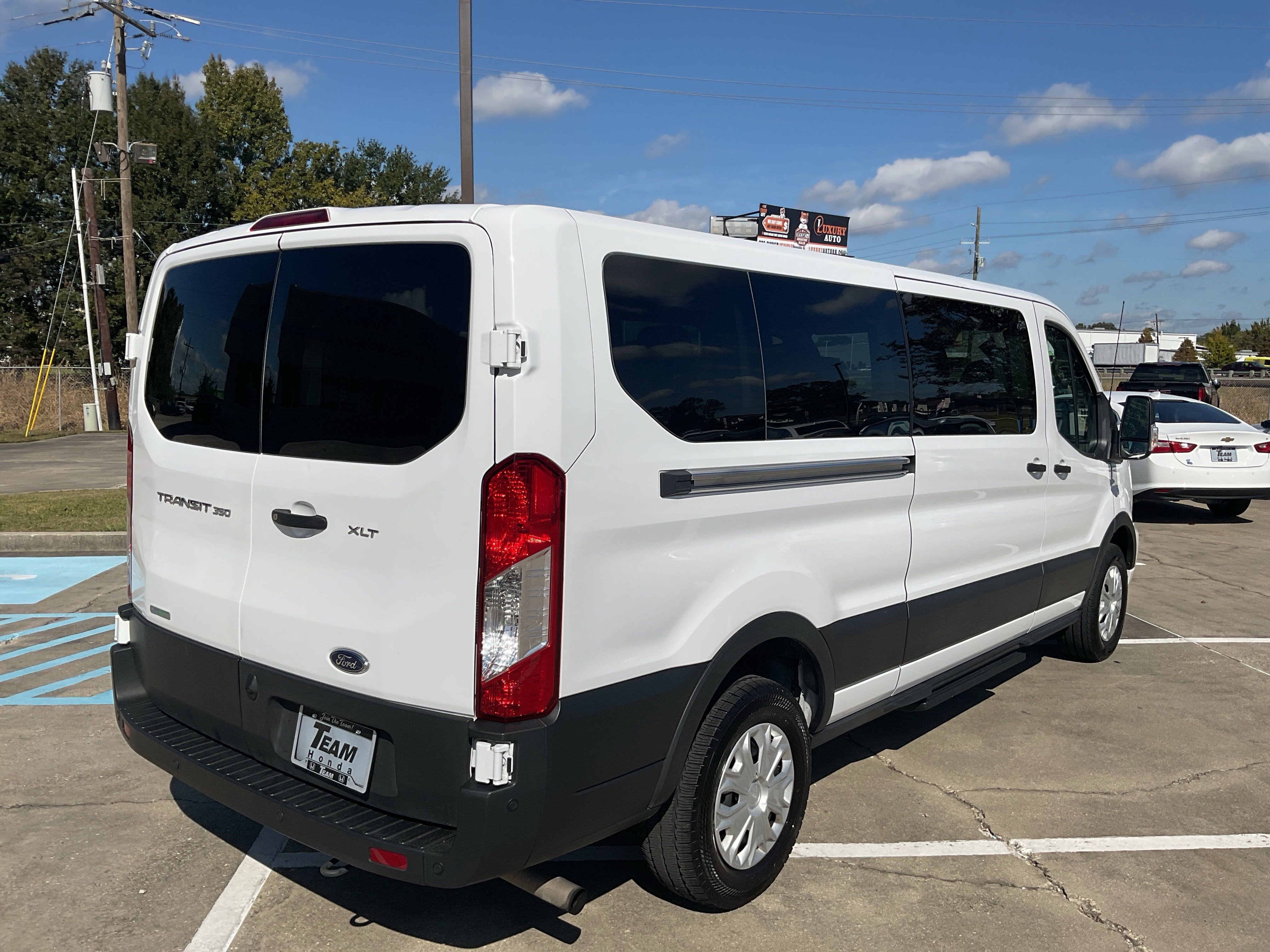 2023 Ford Transit Passenger Wagon XLT