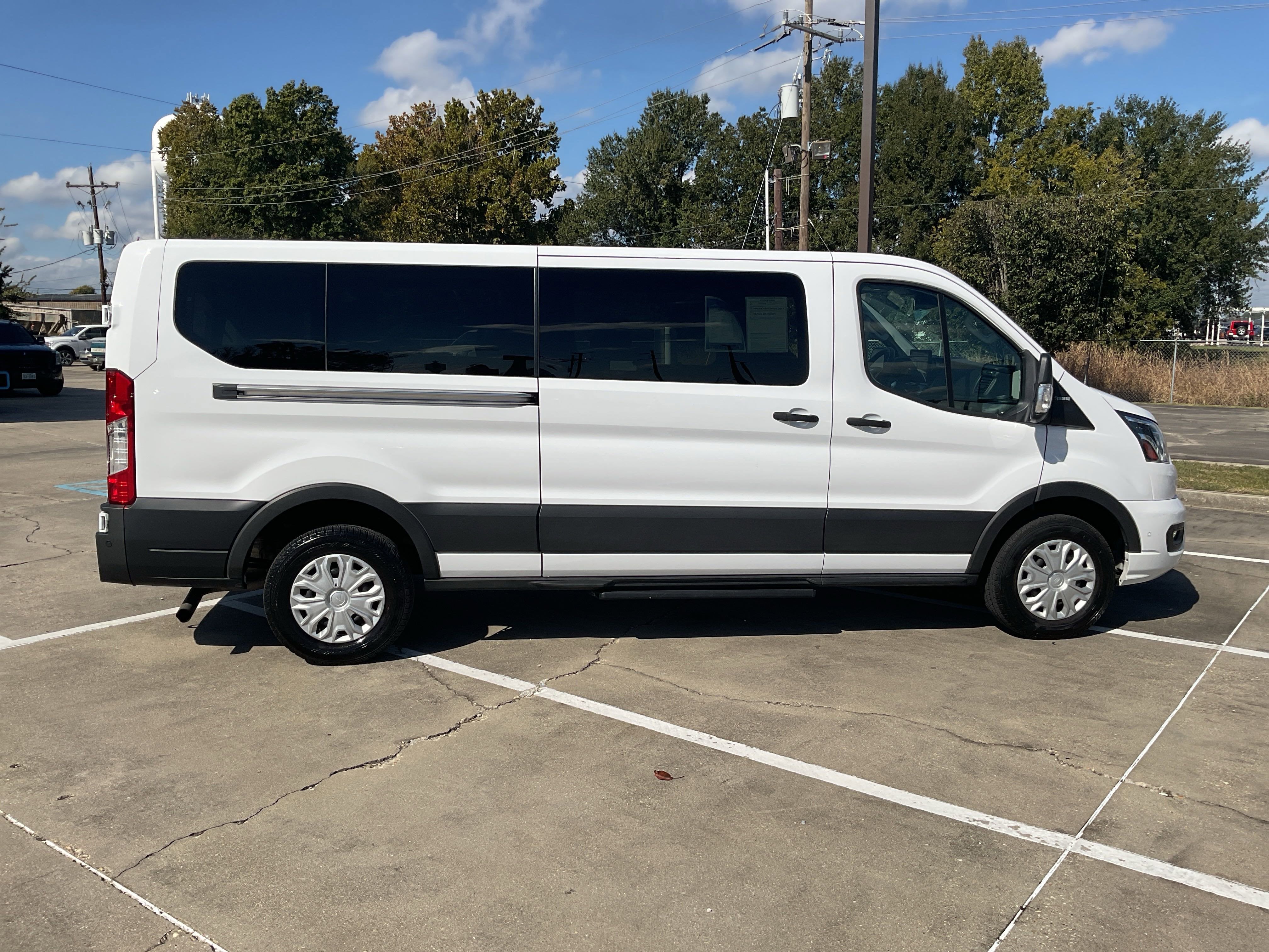 2023 Ford Transit Passenger Wagon XLT