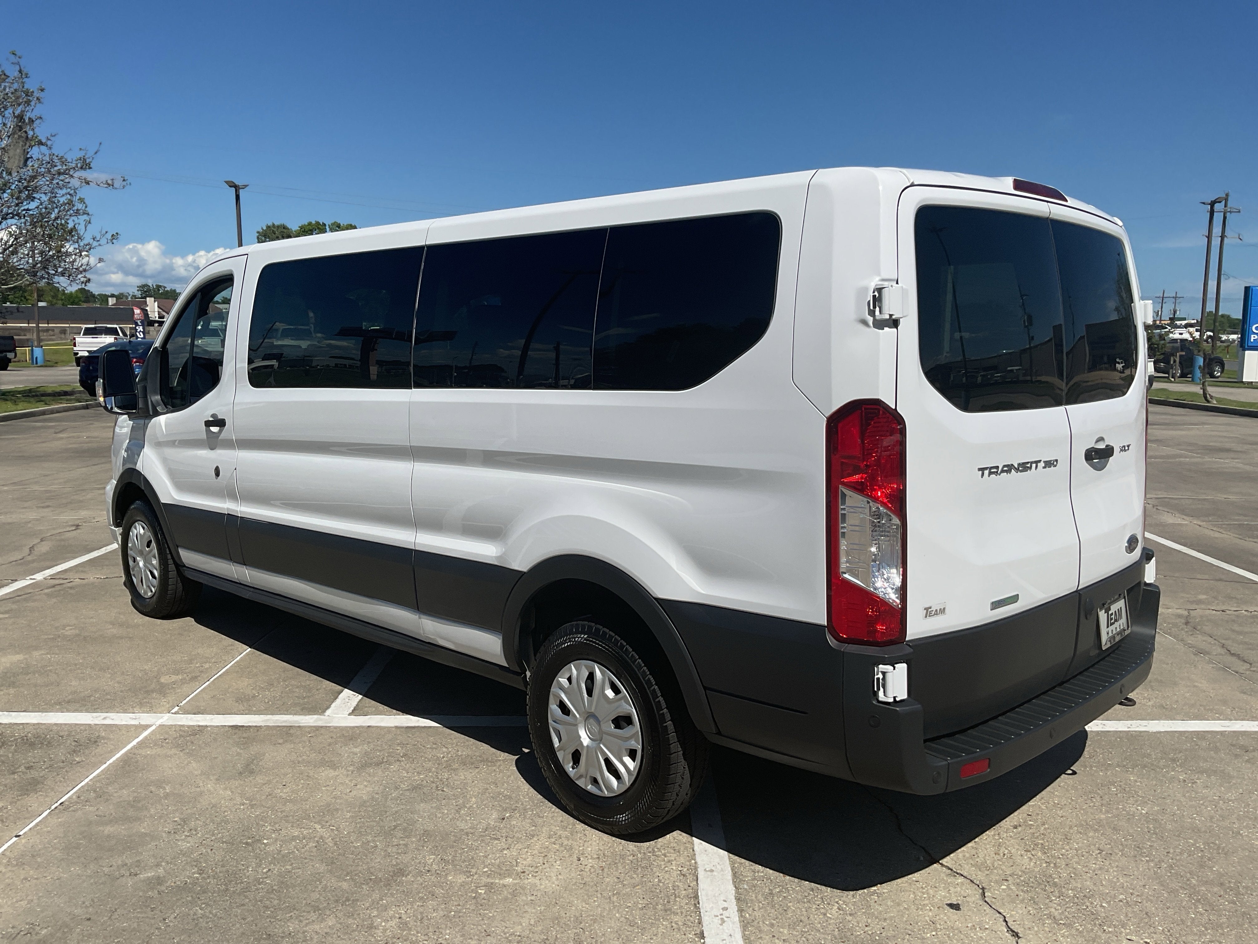 2023 Ford Transit Passenger Wagon XLT