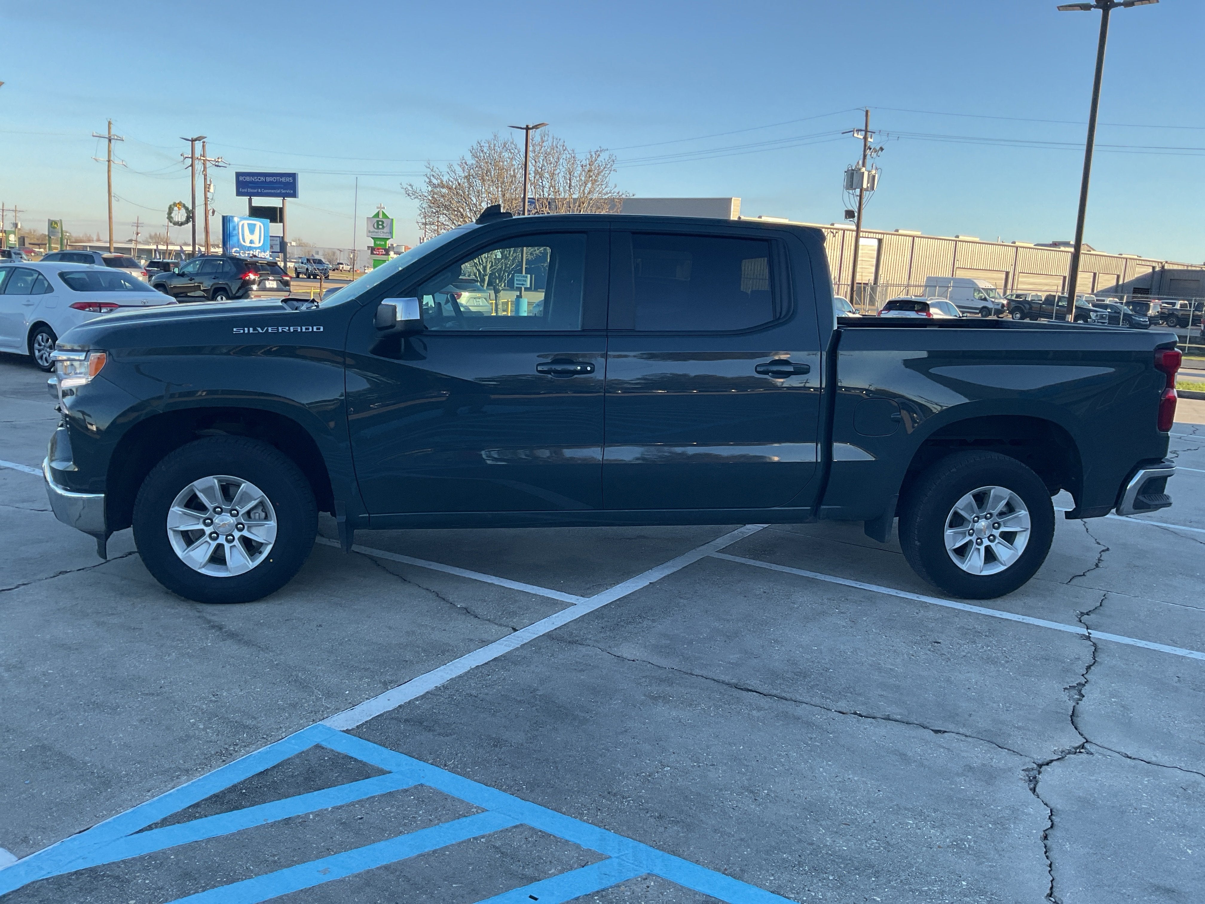 2025 Chevrolet Silverado 1500 LT