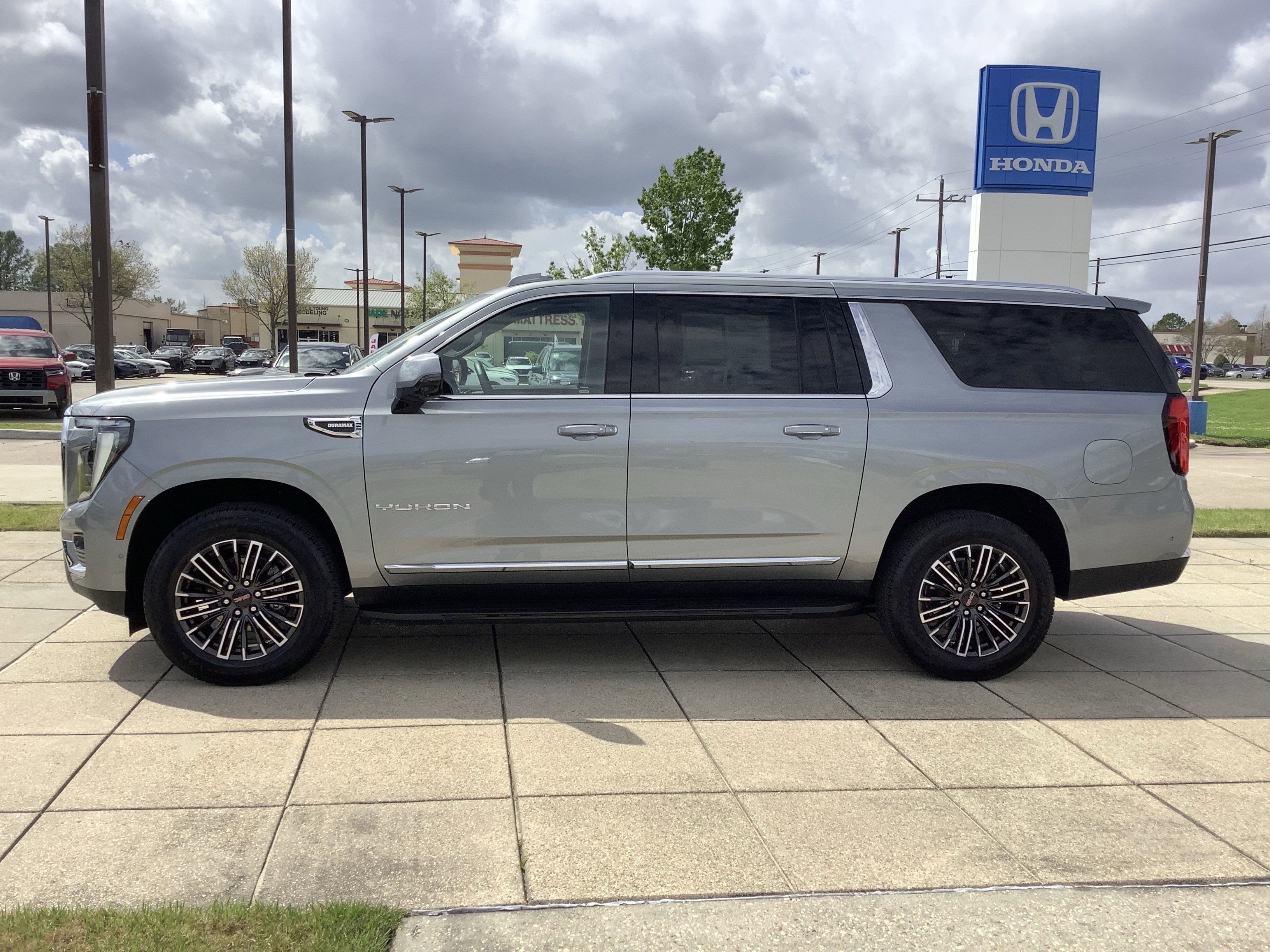 2025 GMC Yukon XL Elevation
