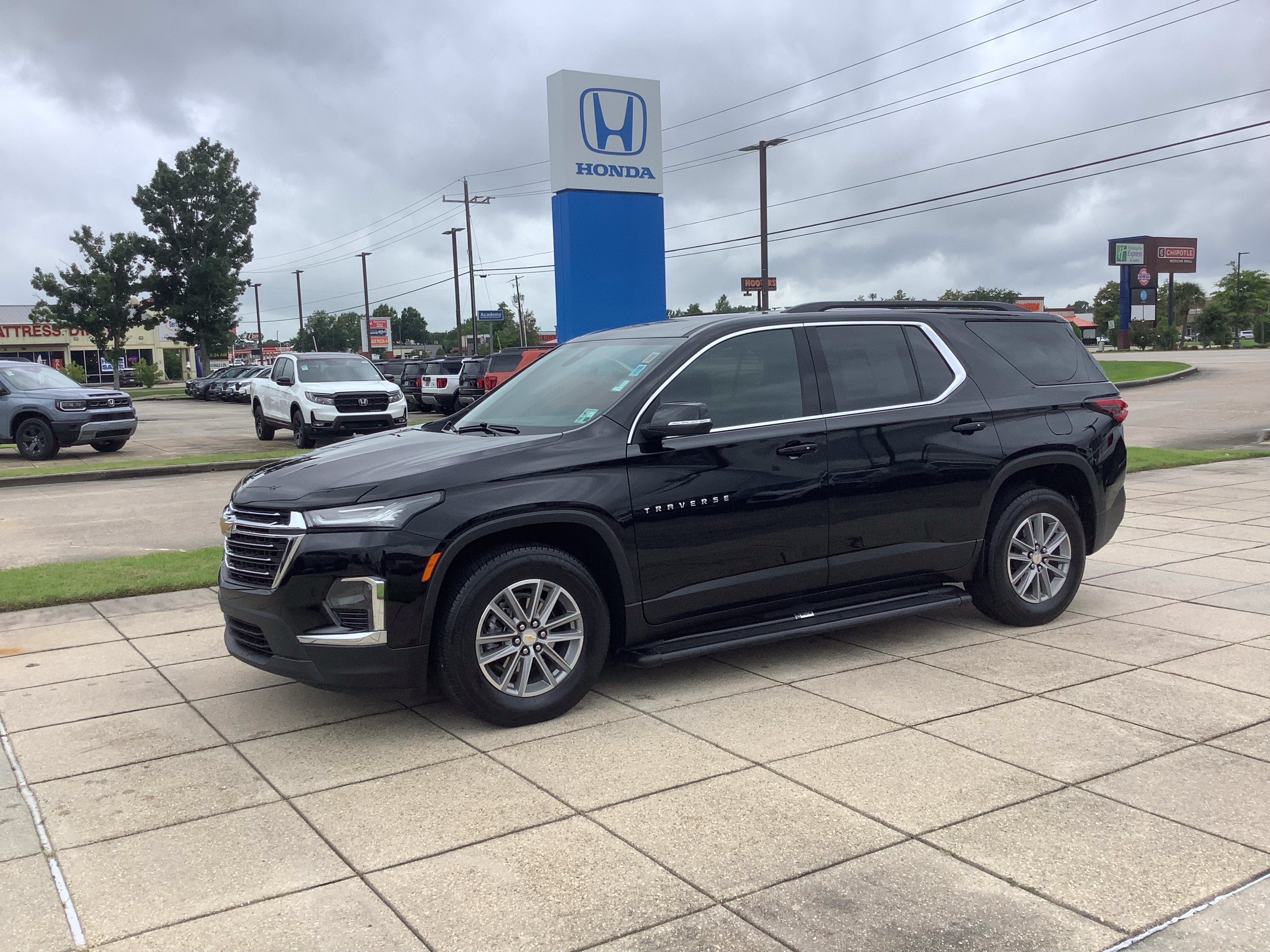2022 Chevrolet Traverse LT Cloth