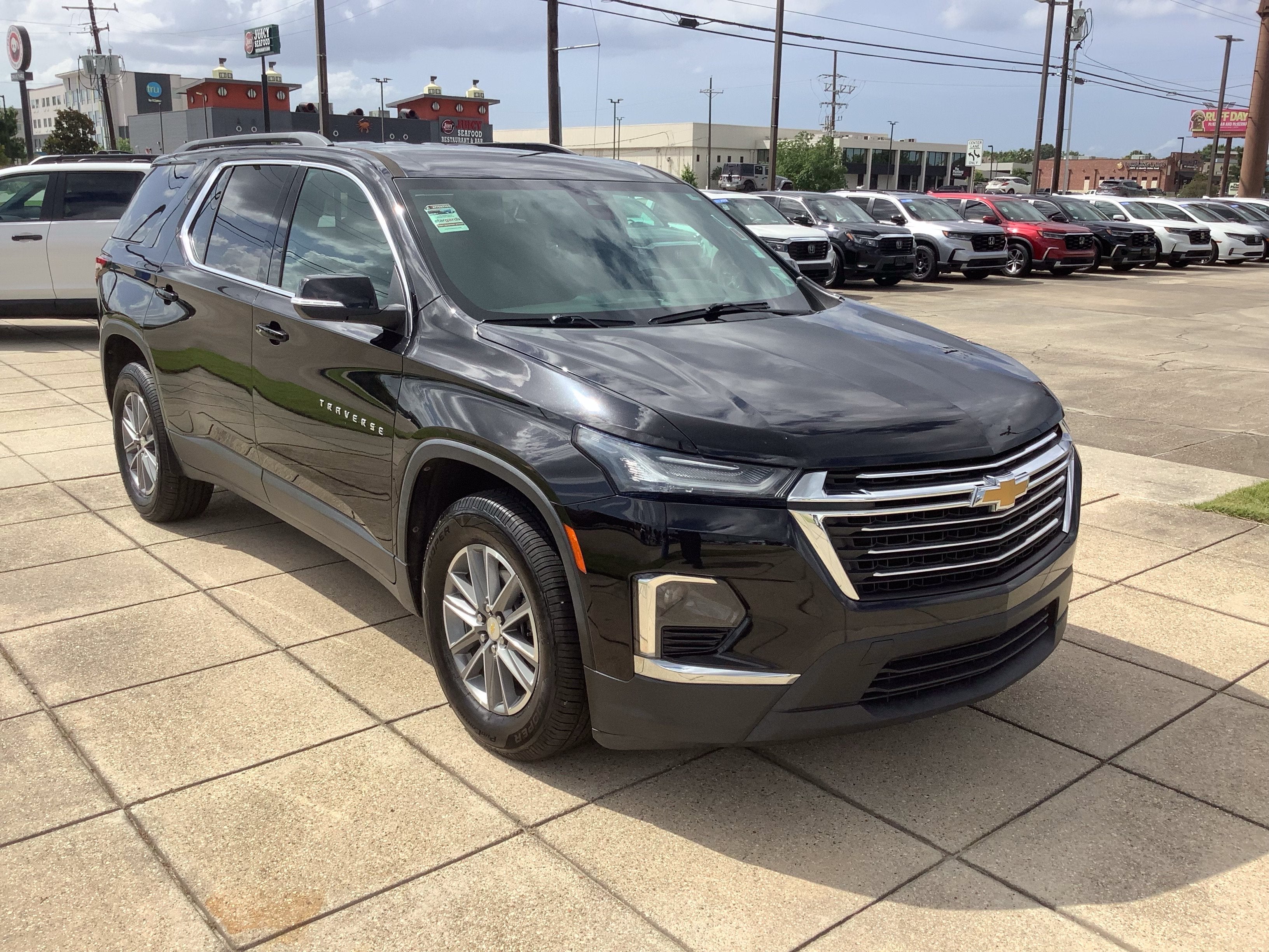 2022 Chevrolet Traverse LT Cloth