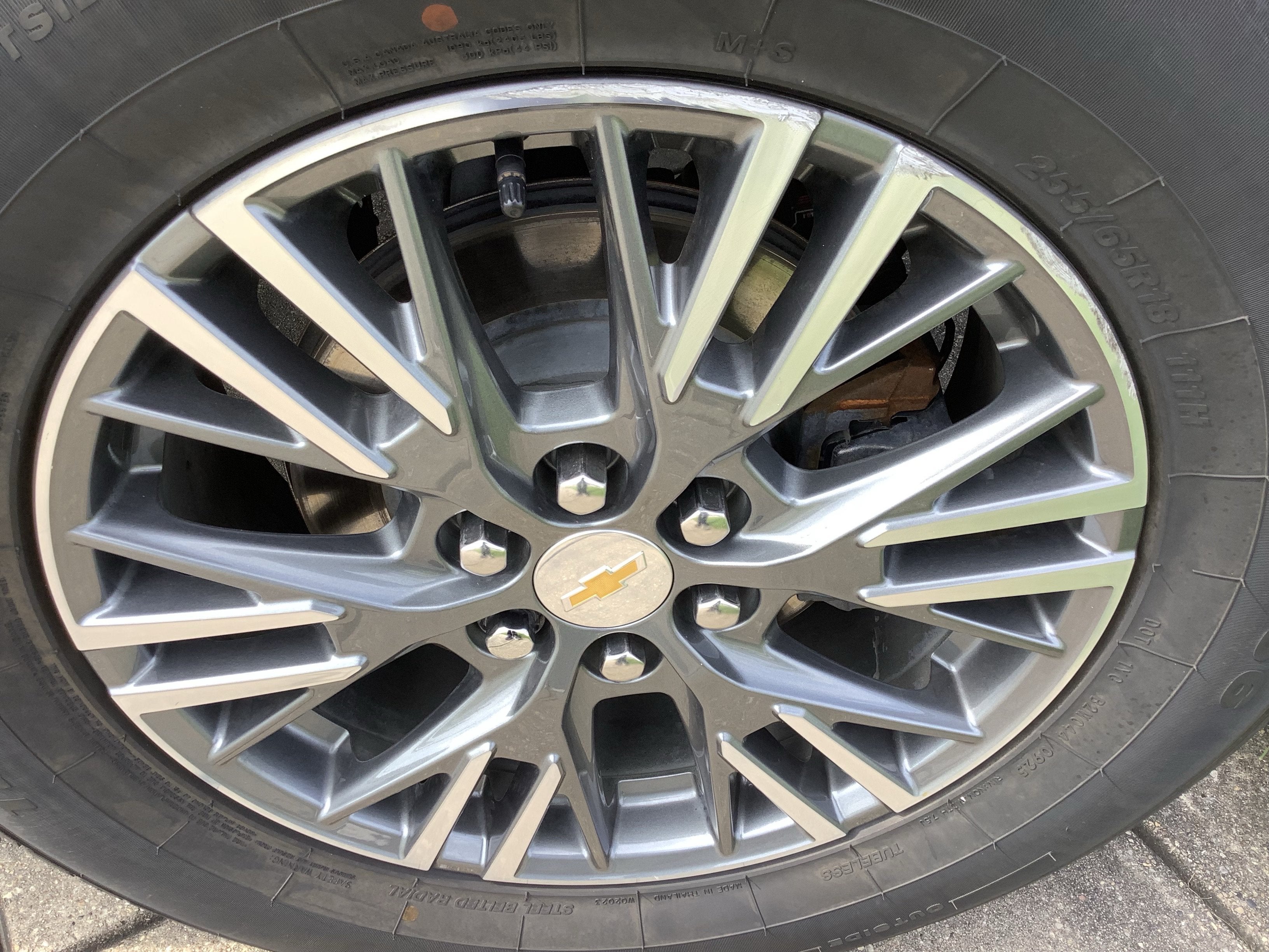 2025 Chevrolet Traverse FWD LT
