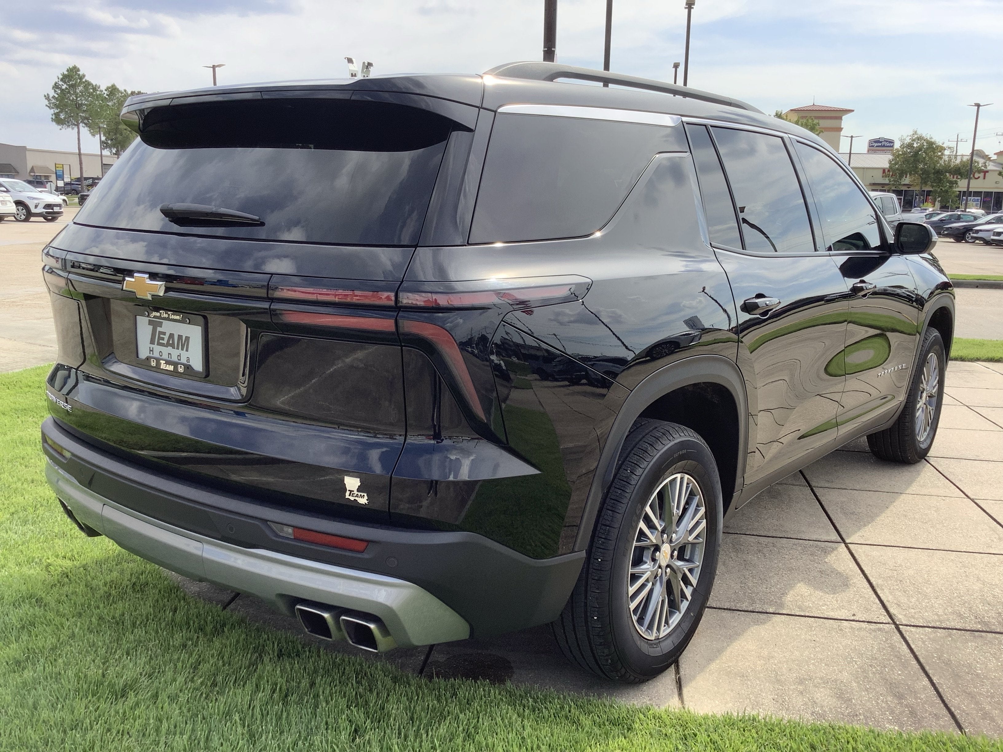 2025 Chevrolet Traverse FWD LT