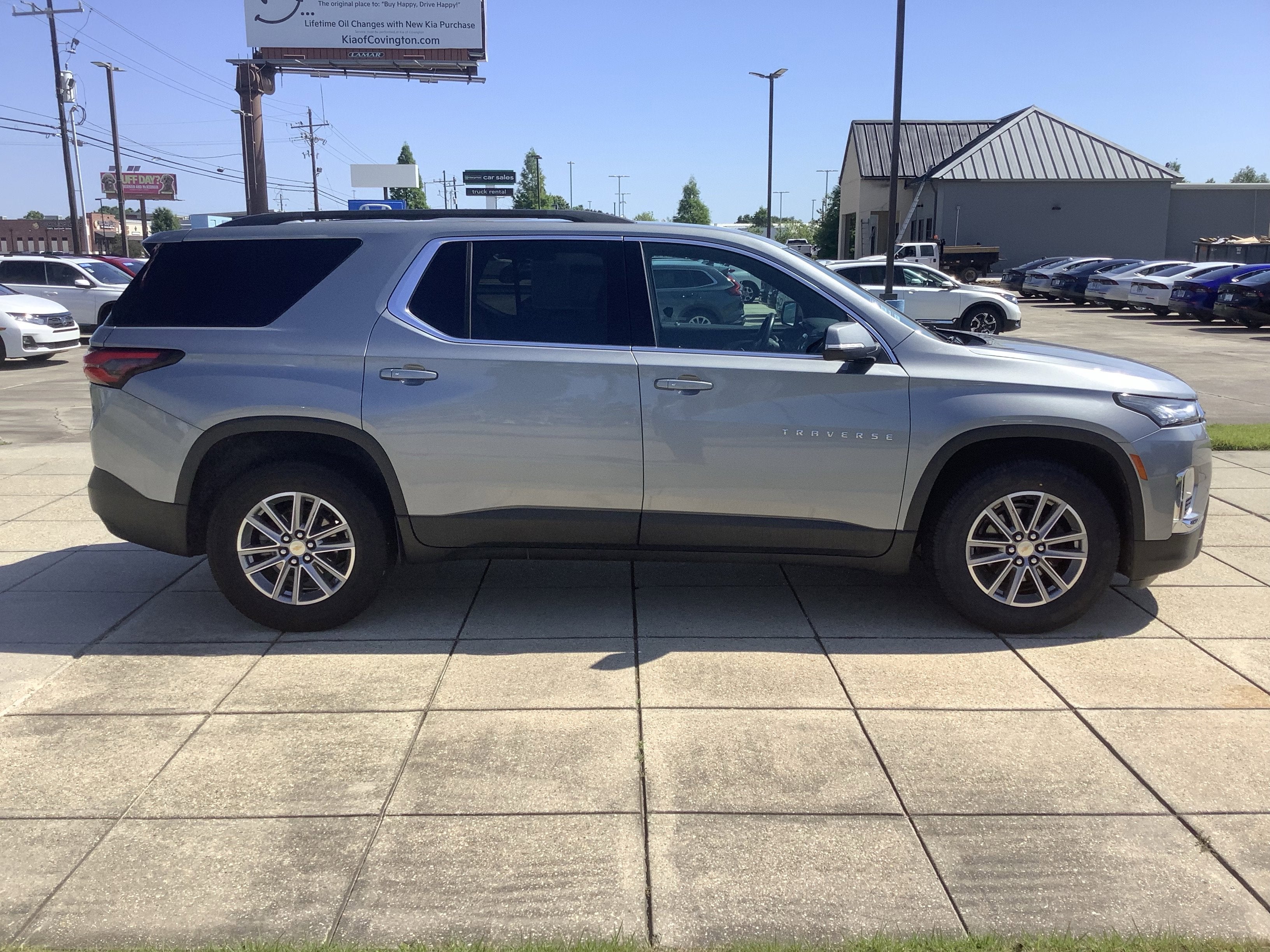 2023 Chevrolet Traverse LT Leather