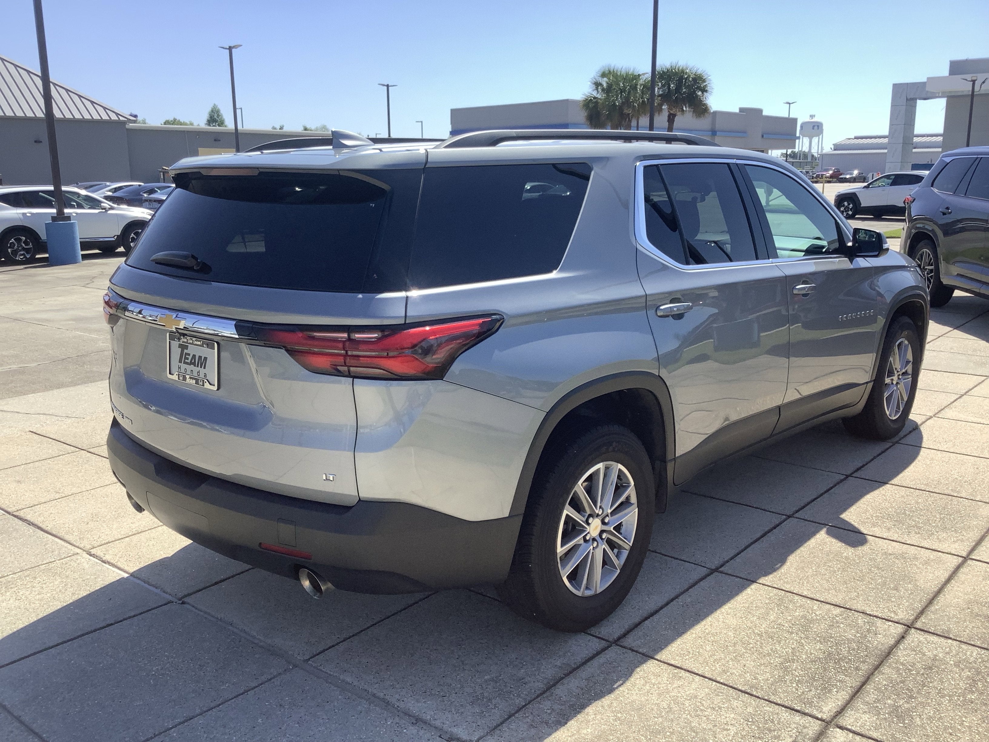 2023 Chevrolet Traverse LT Leather