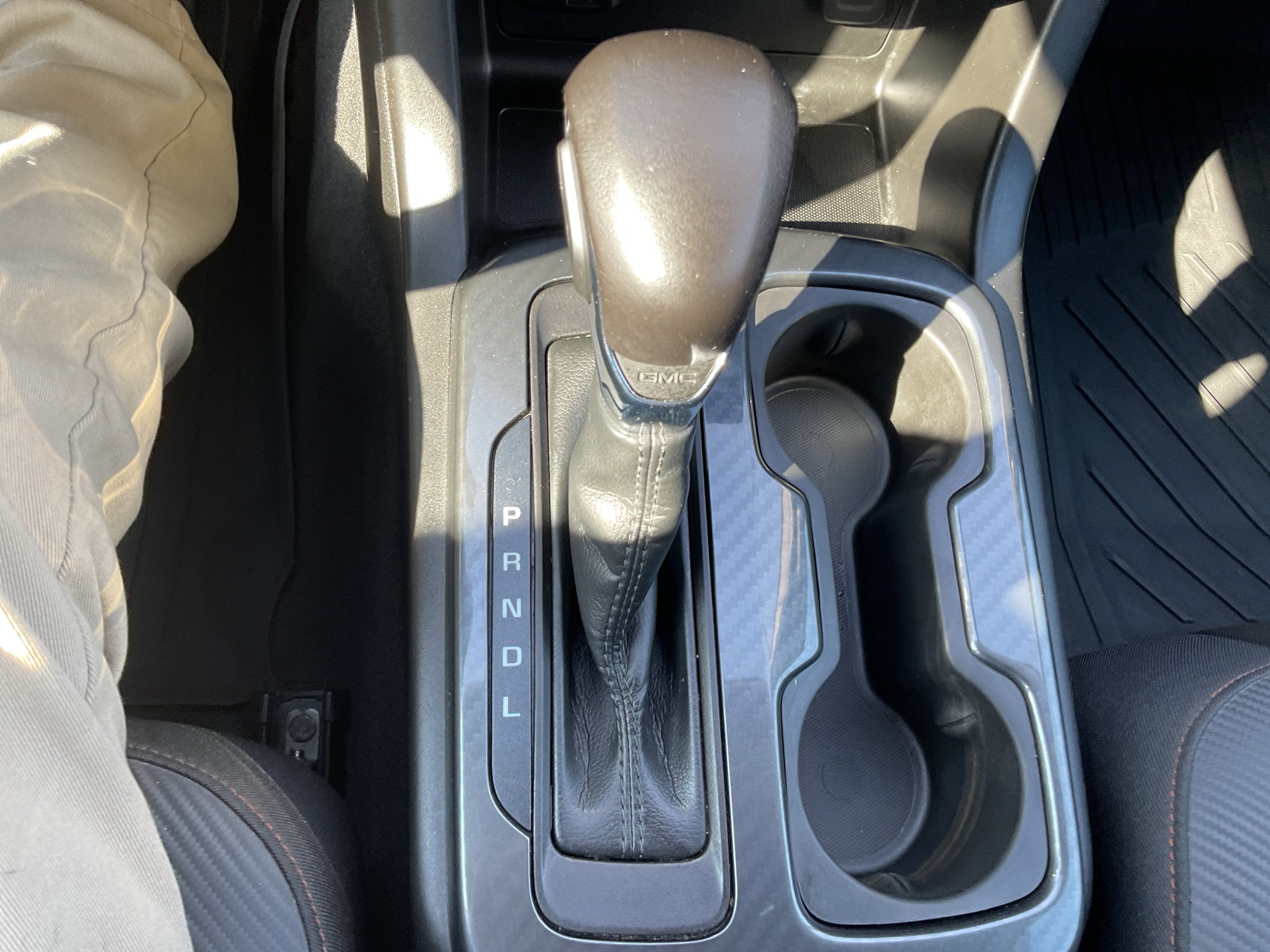 2022 GMC Canyon 4WD AT4 w/Leather