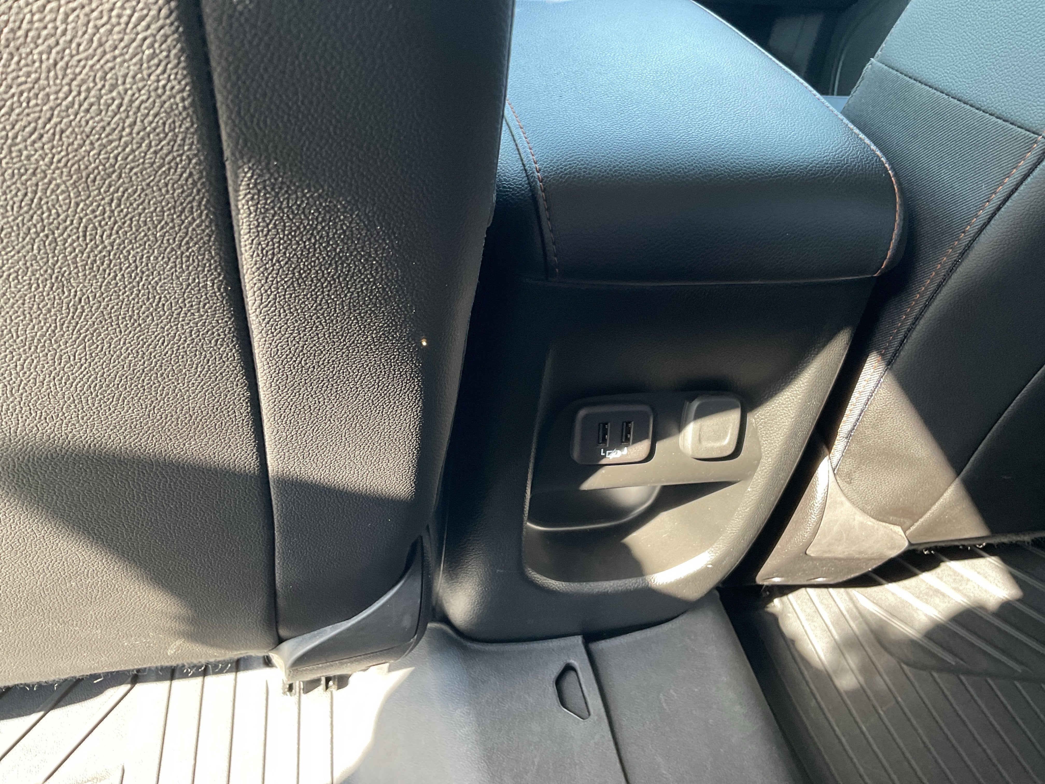 2022 GMC Canyon 4WD AT4 w/Leather