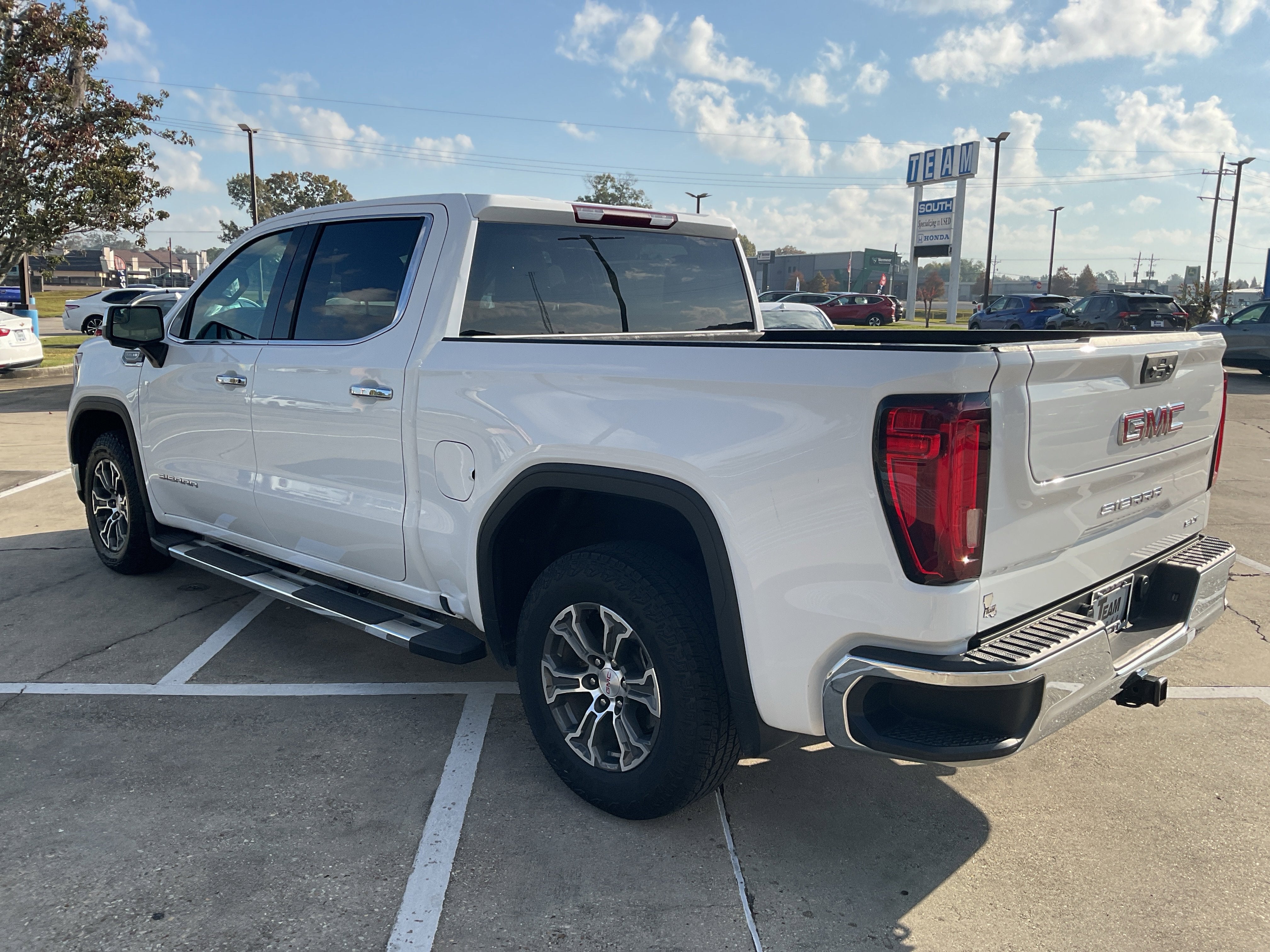 2024 GMC Sierra 1500 SLT