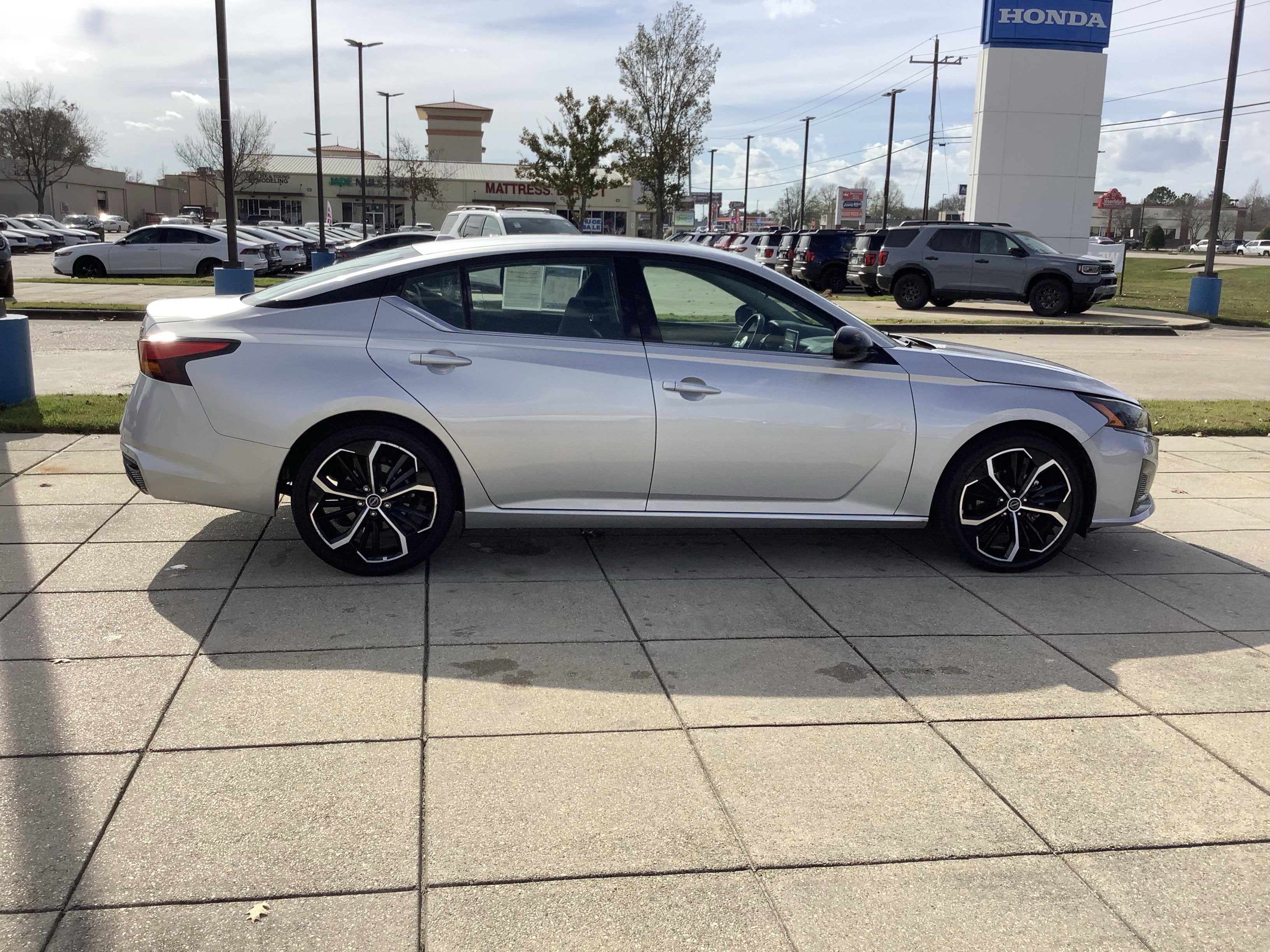 2024 Nissan Altima 2.5 SR