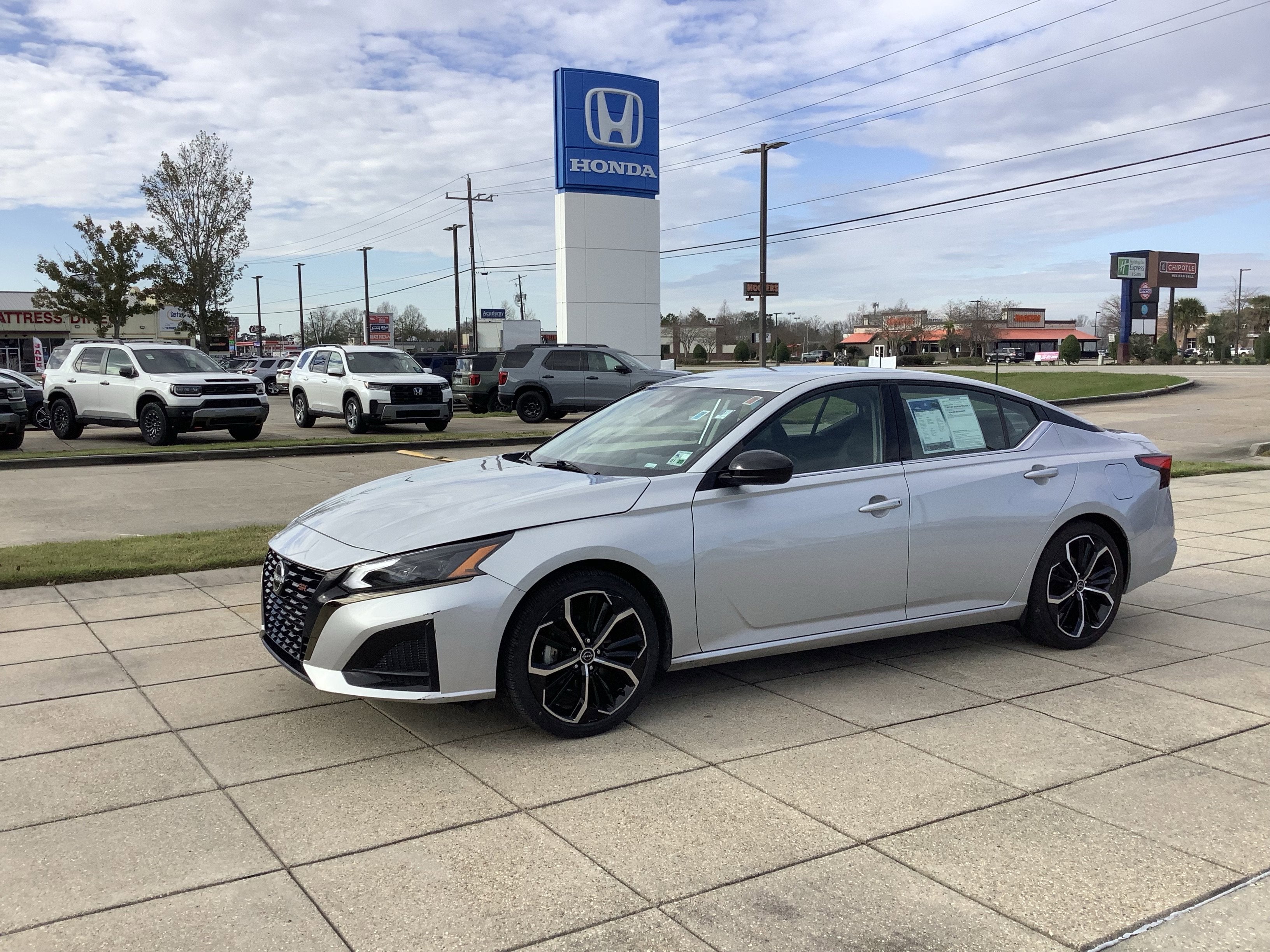 2024 Nissan Altima 2.5 SR