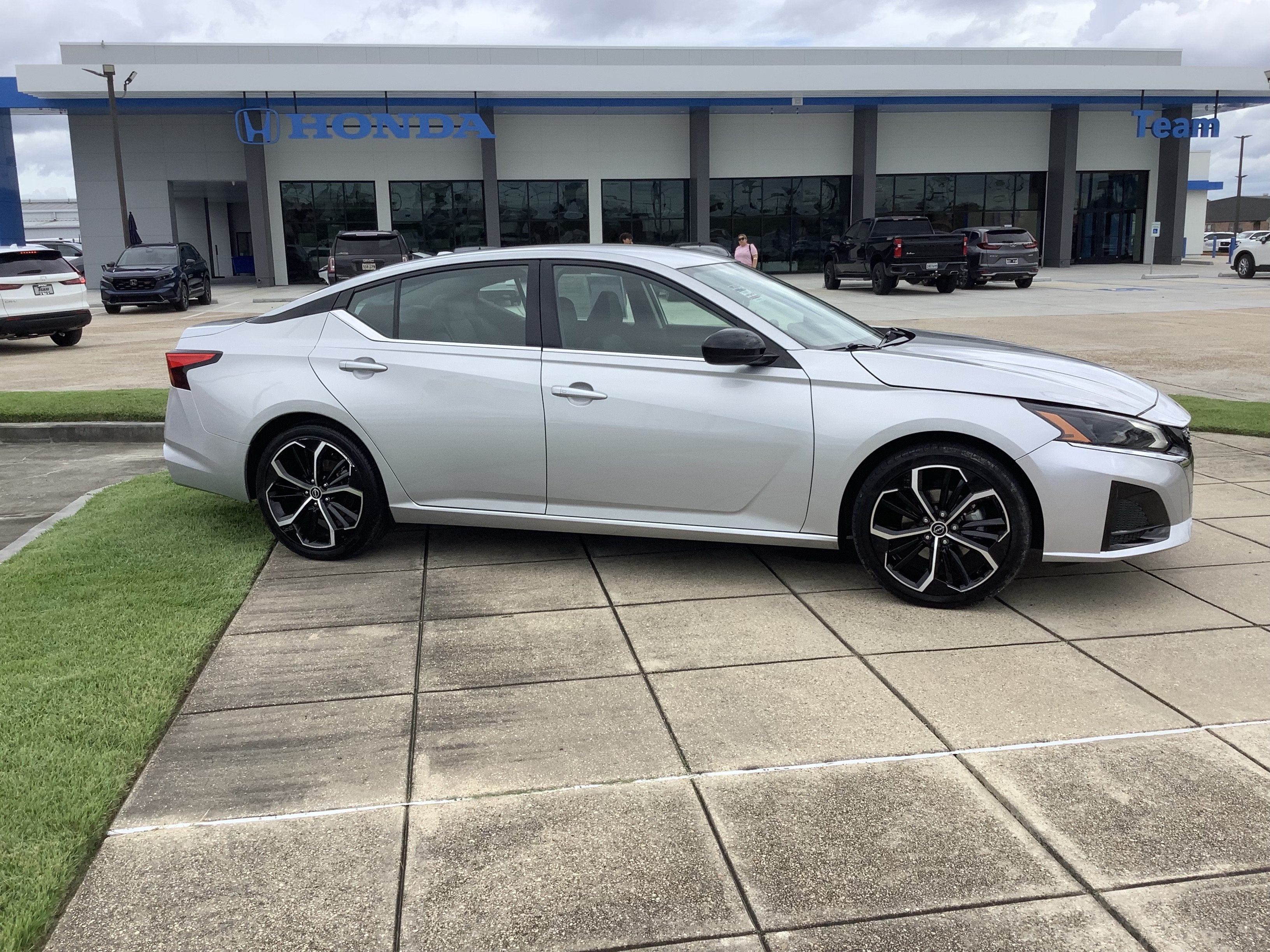 2024 Nissan Altima 2.5 SR