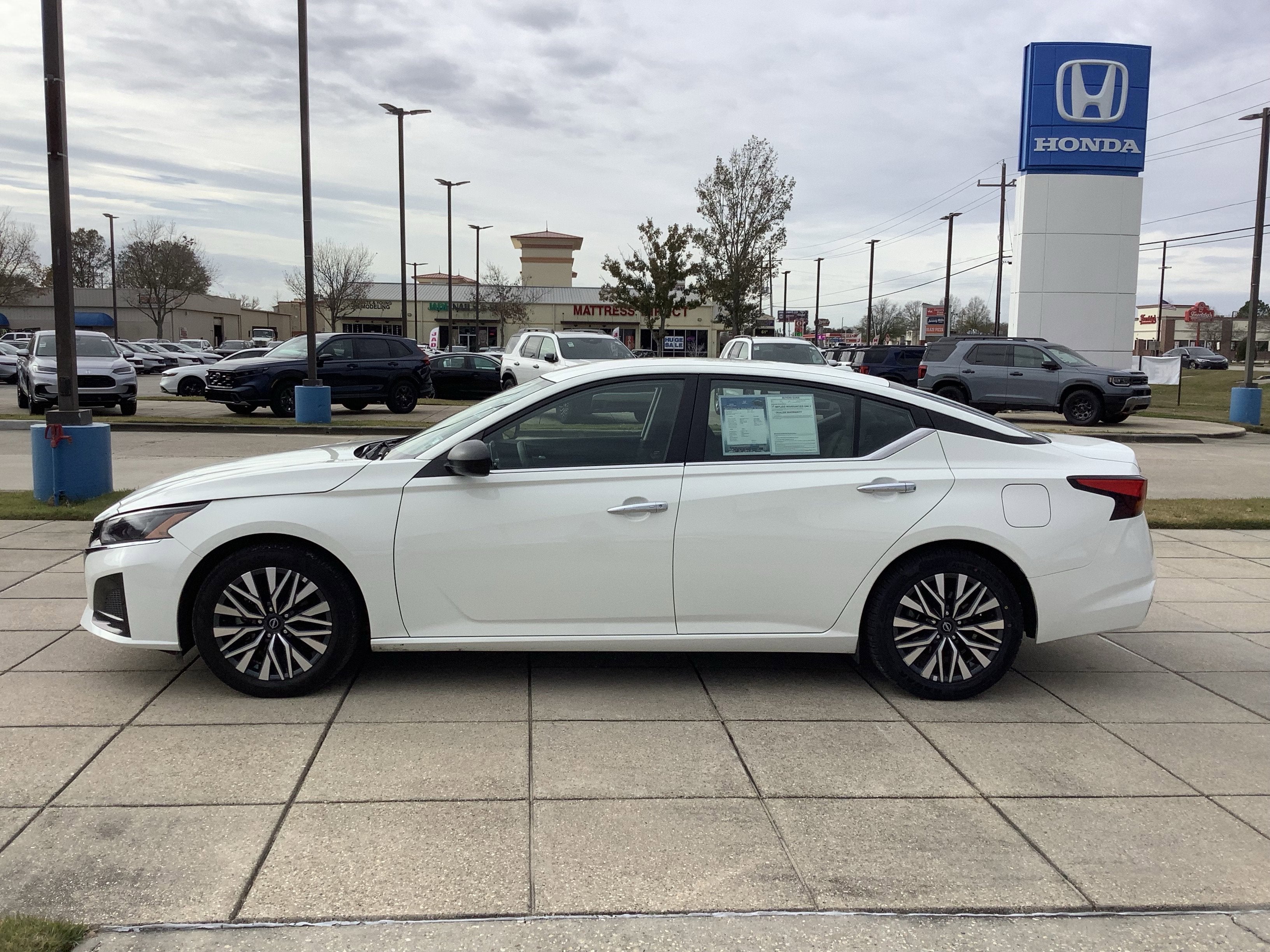 2025 Nissan Altima SV