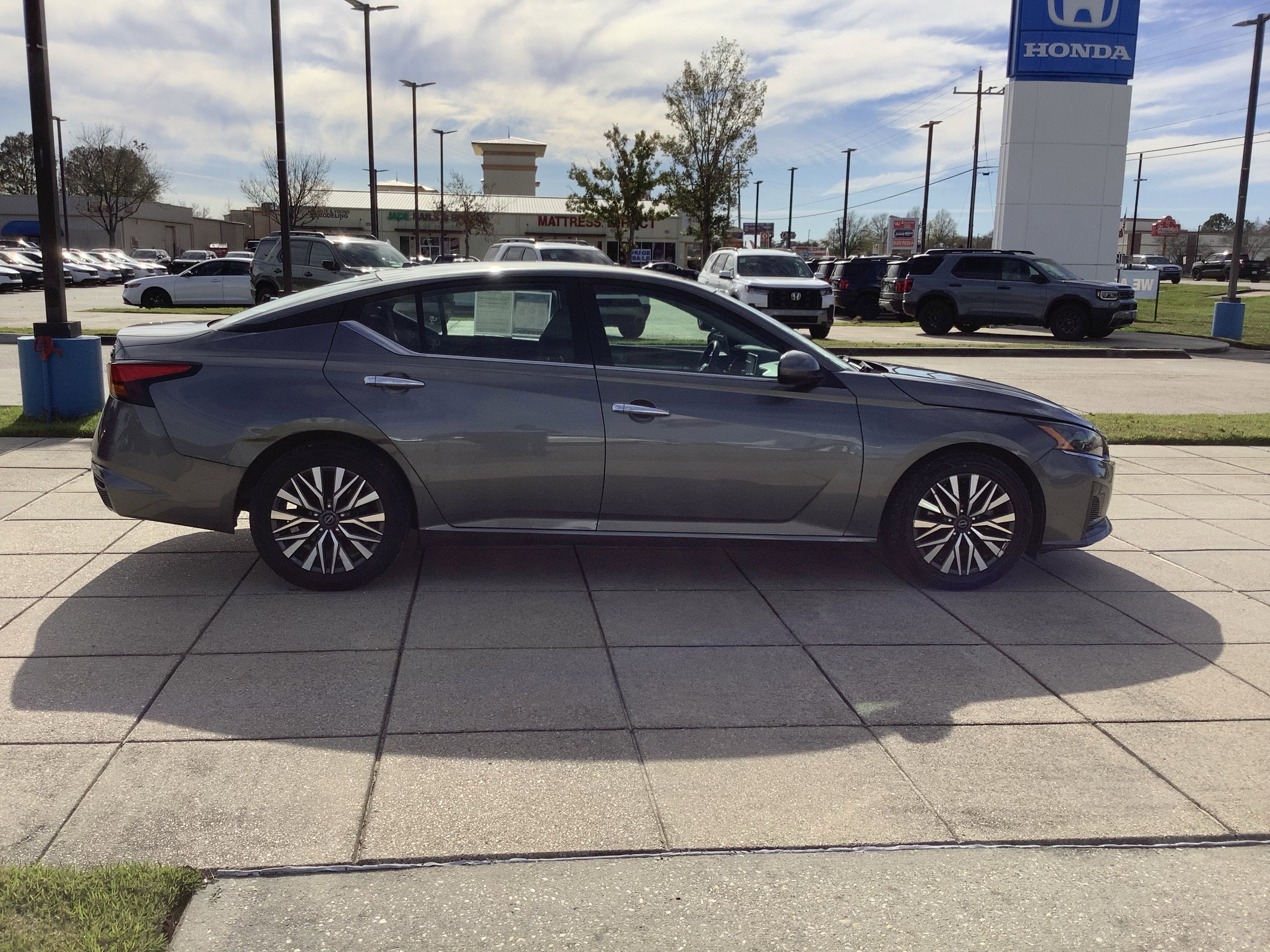 2023 Nissan Altima 2.5 SV