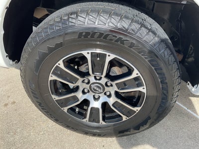 2023 Nissan Titan SV