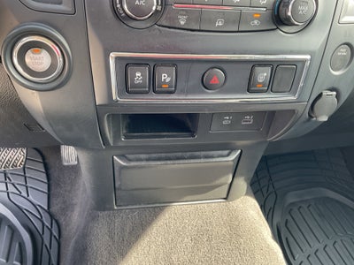 2023 Nissan Titan SV