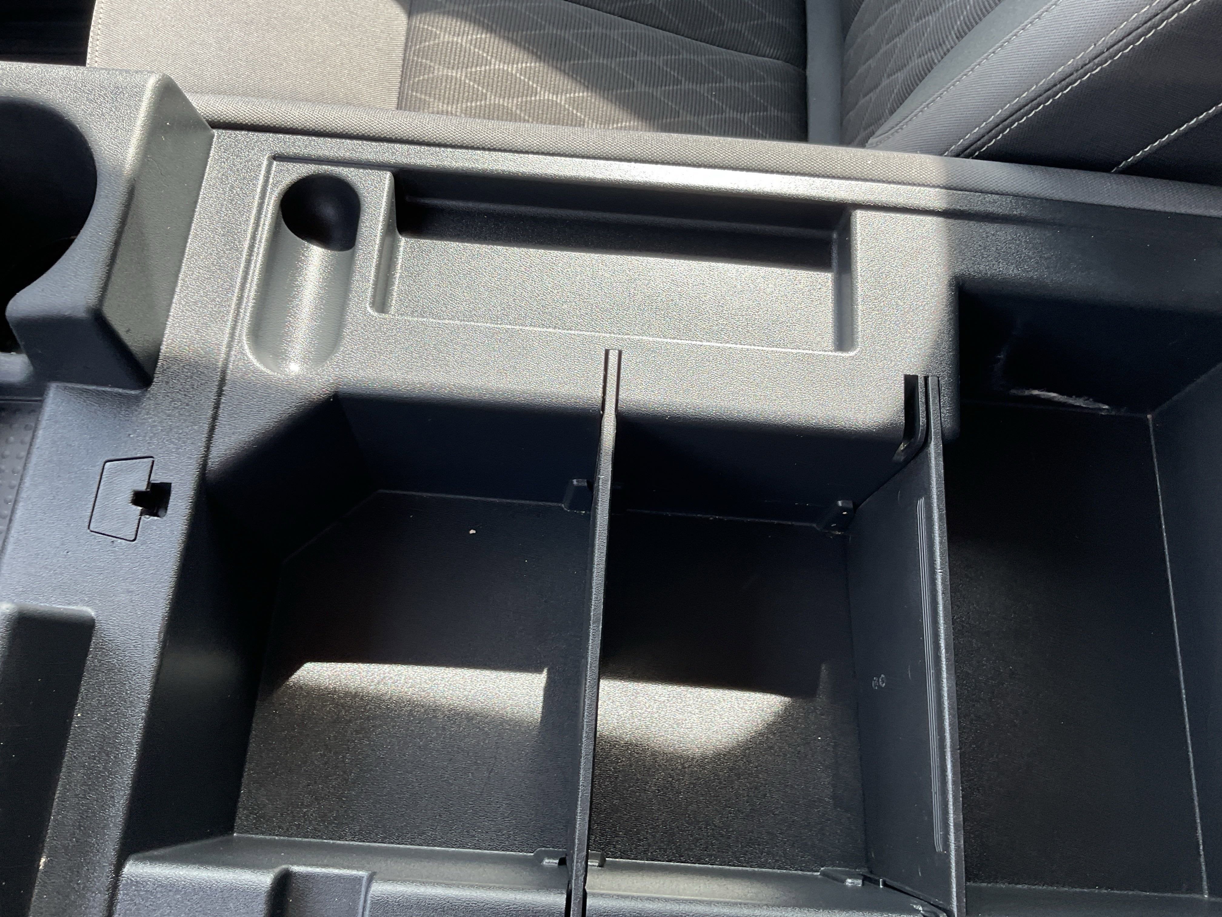 2023 Nissan Titan SV