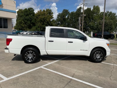 2023 Nissan Titan SV
