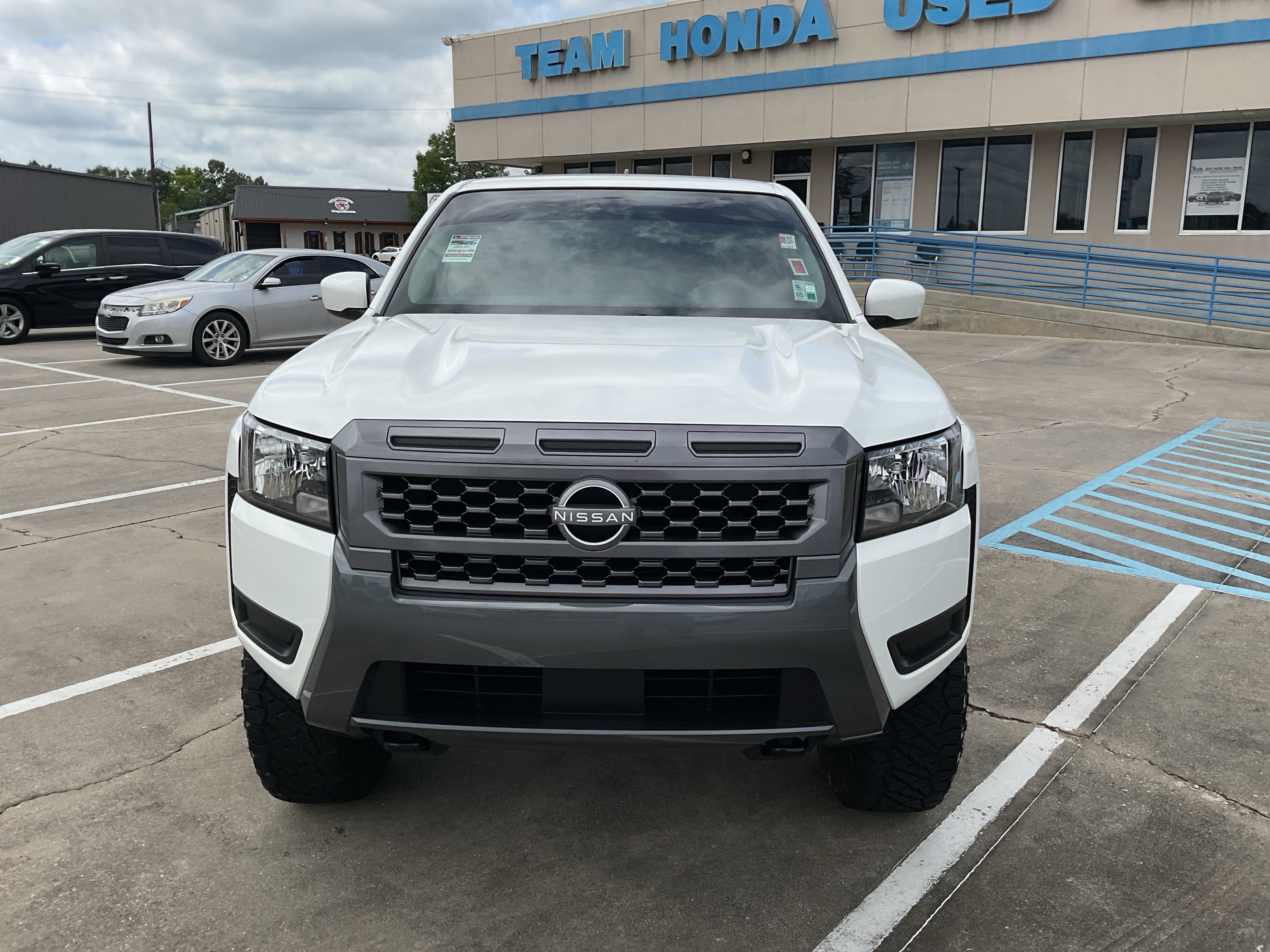 2025 Nissan Frontier SV