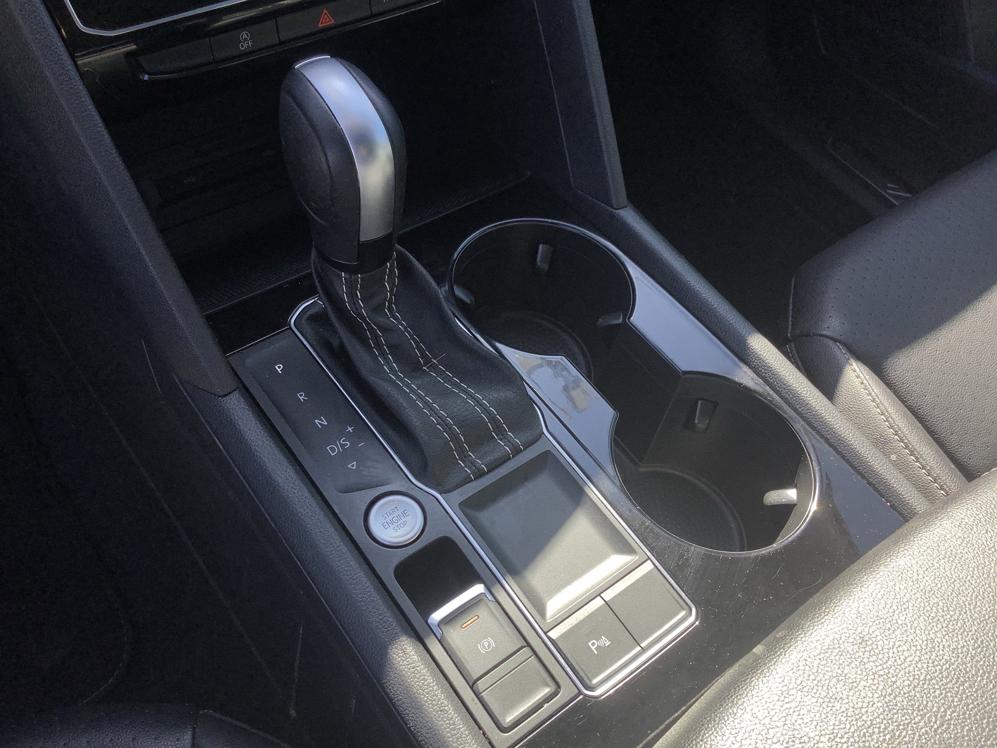 2023 Volkswagen Atlas 2.0T SE w/Technology