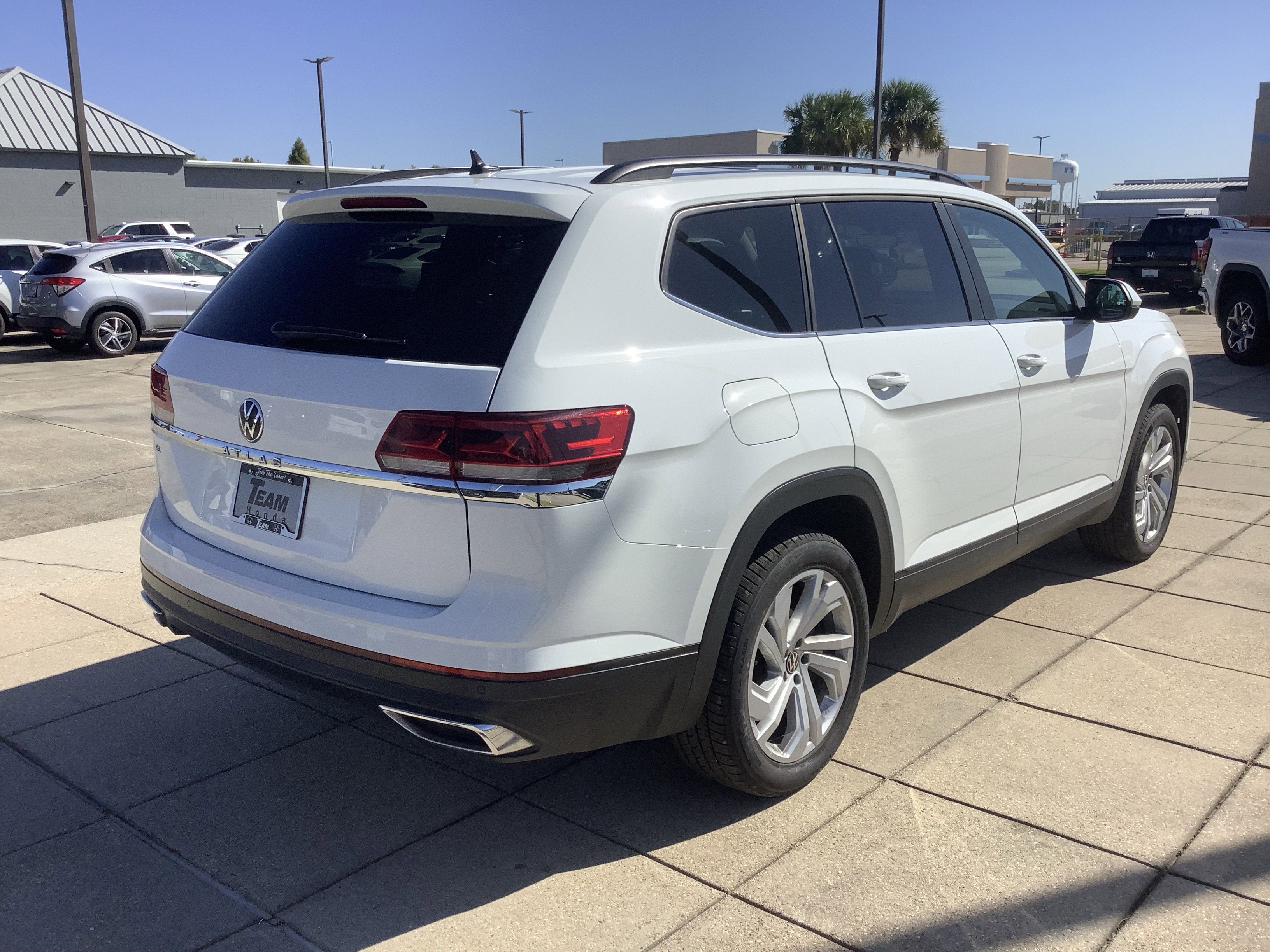 2023 Volkswagen Atlas 2.0T SE w/Technology