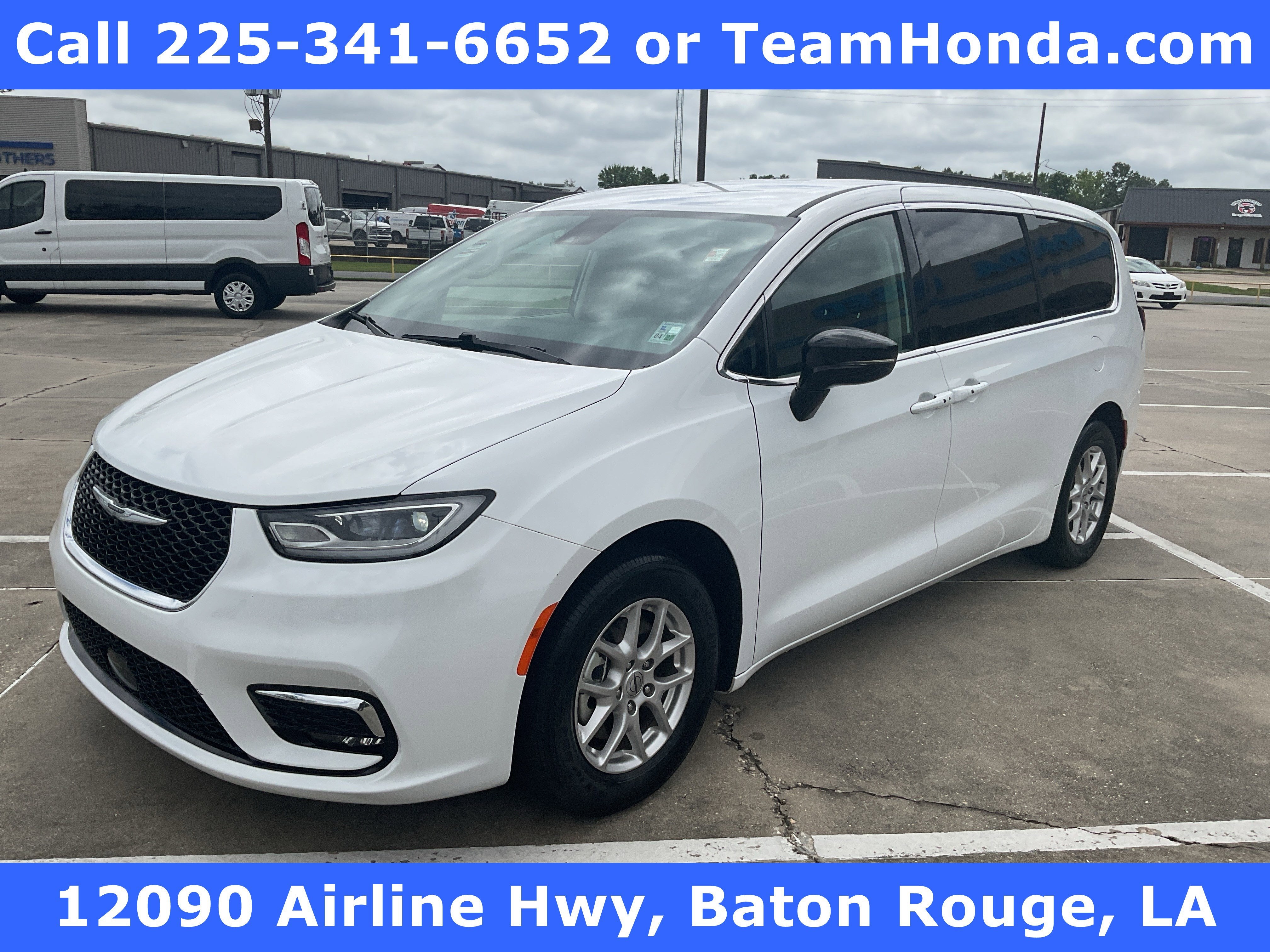 2024 Chrysler Pacifica Touring L