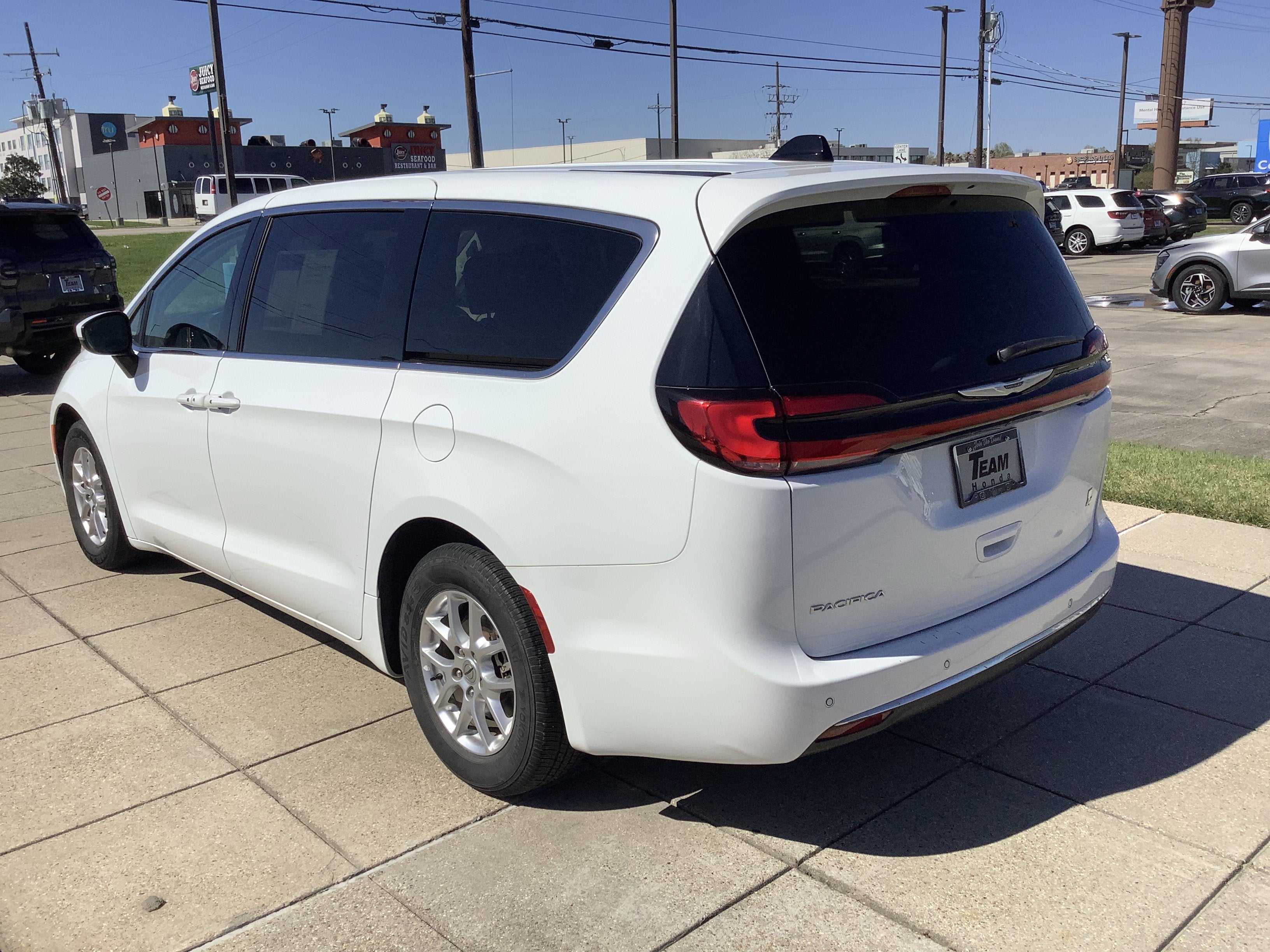 2023 Chrysler Pacifica Touring L