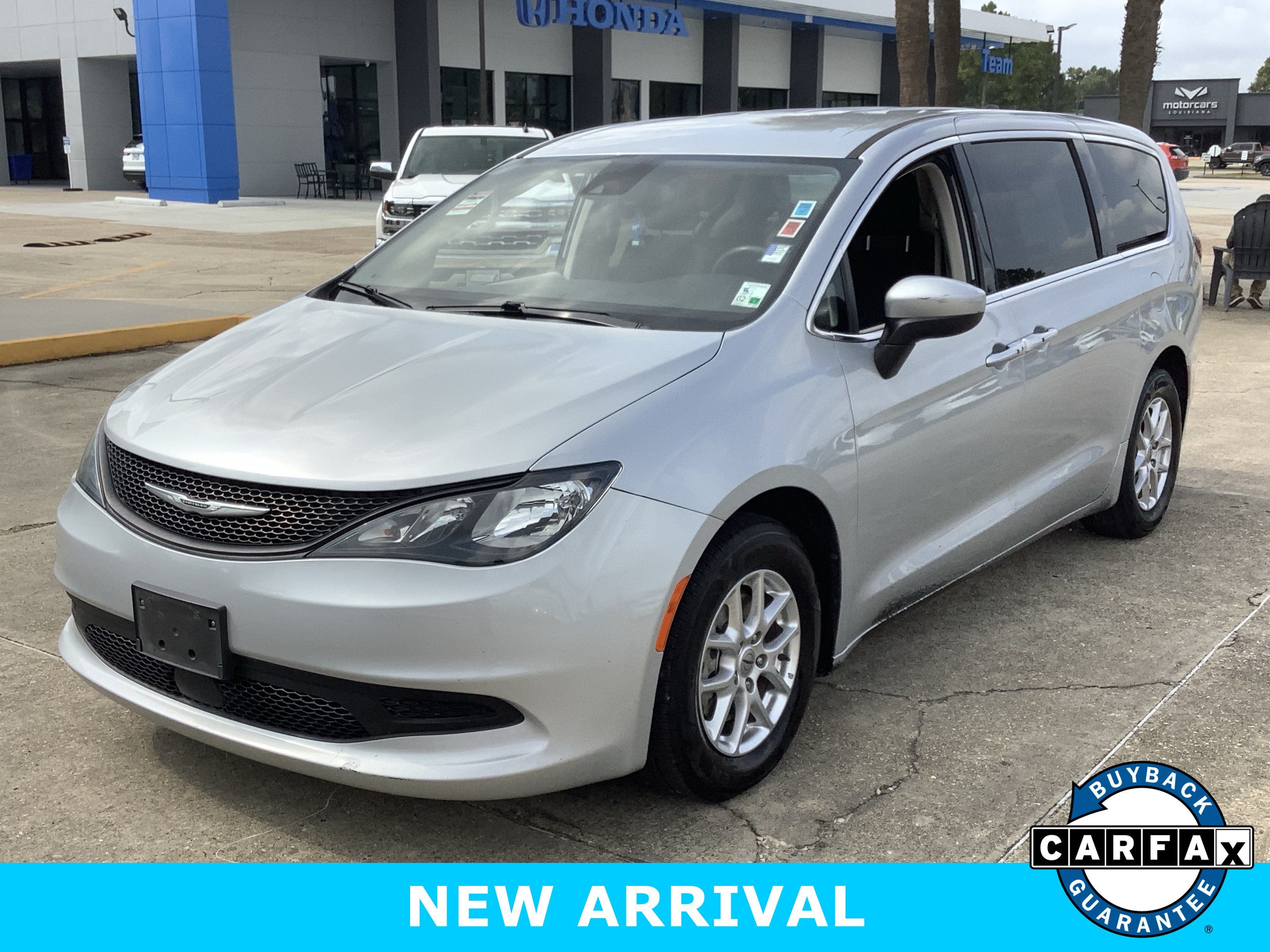 2023 Chrysler Voyager LX