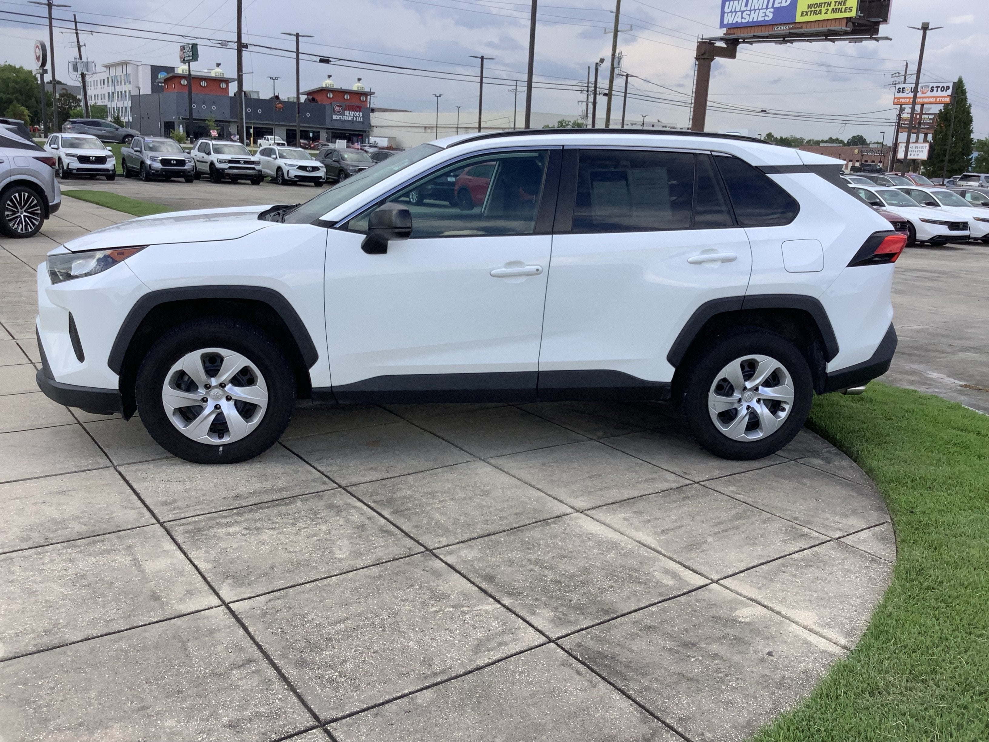 2021 Toyota RAV4 LE