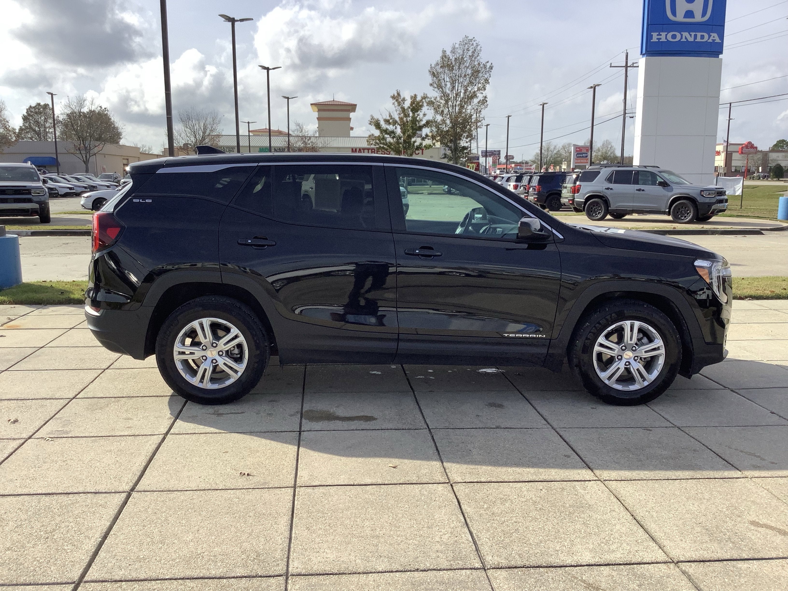 2024 GMC Terrain SLE