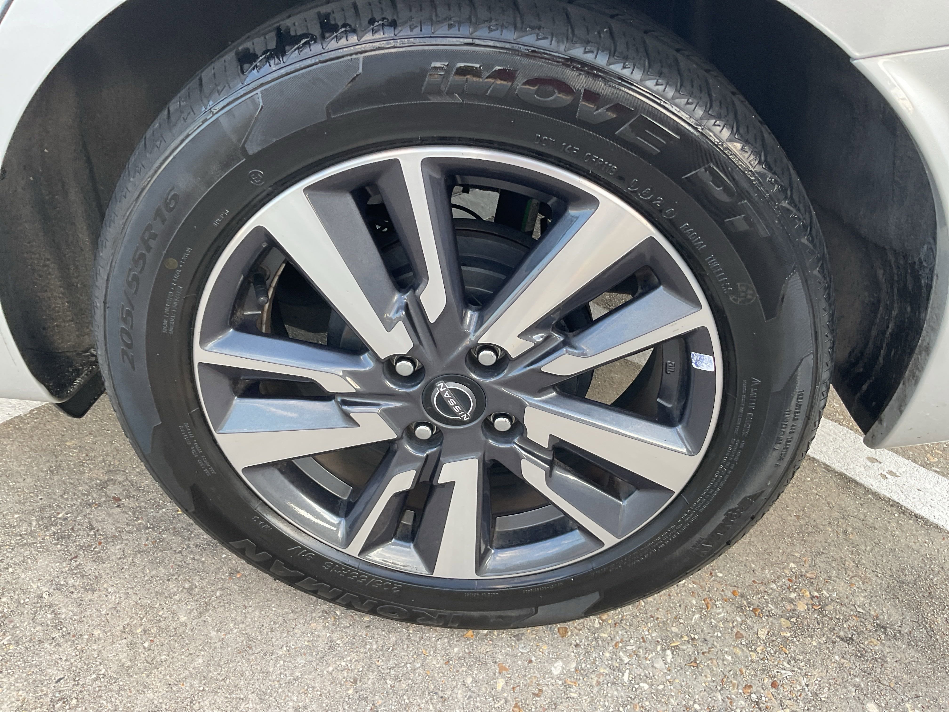 2023 Nissan Versa SV