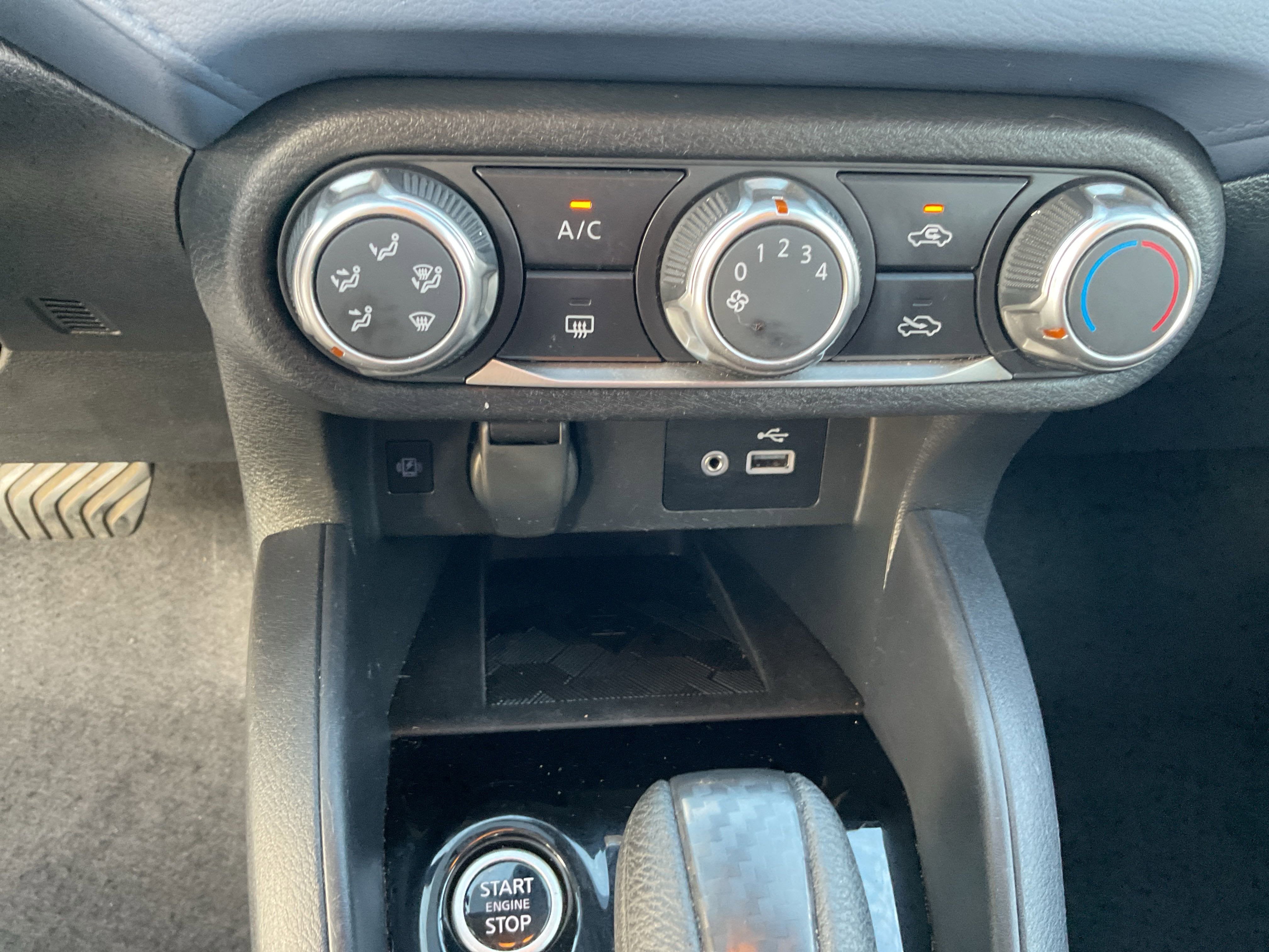 2023 Nissan Versa SV