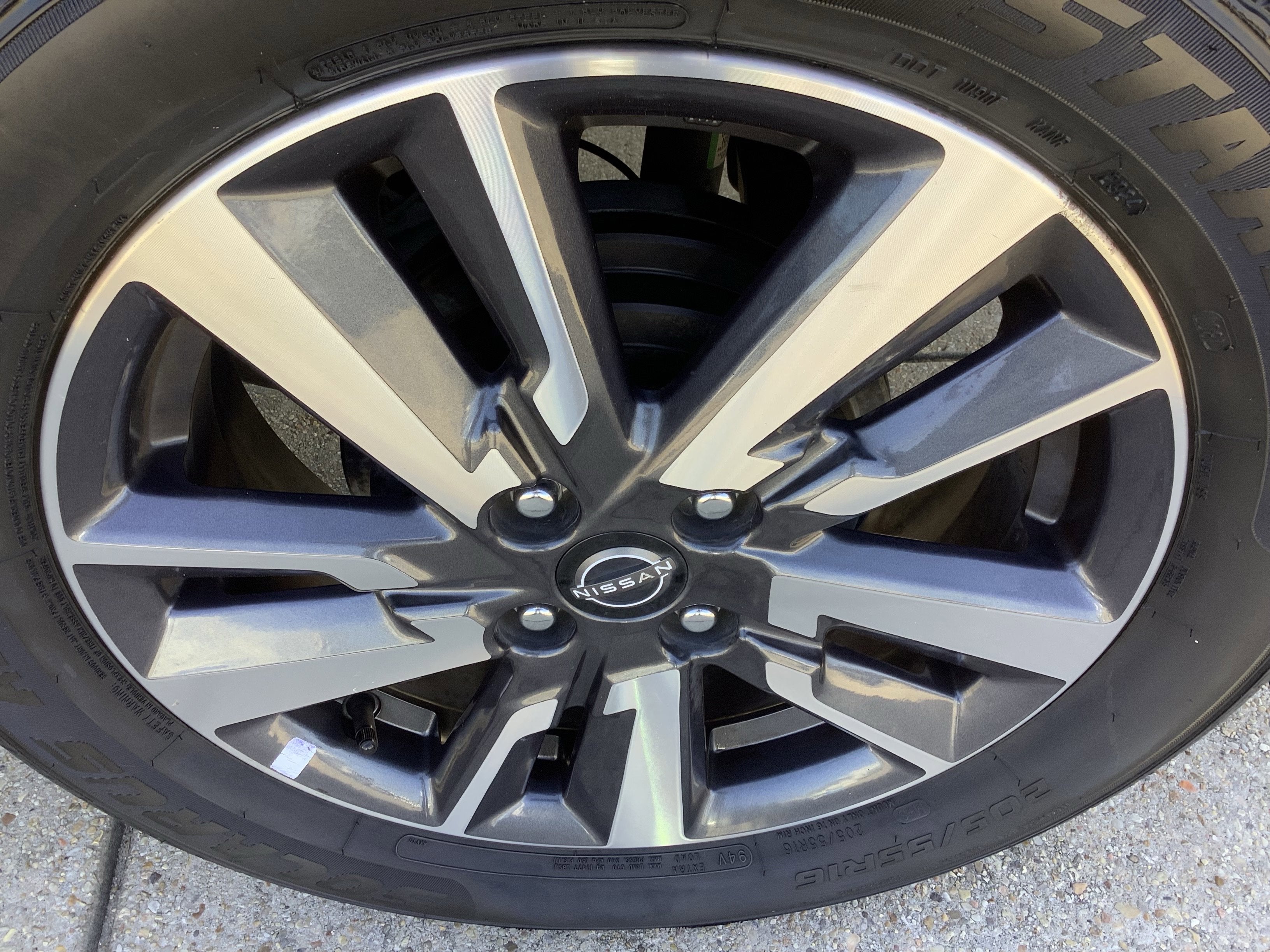 2023 Nissan Versa SV