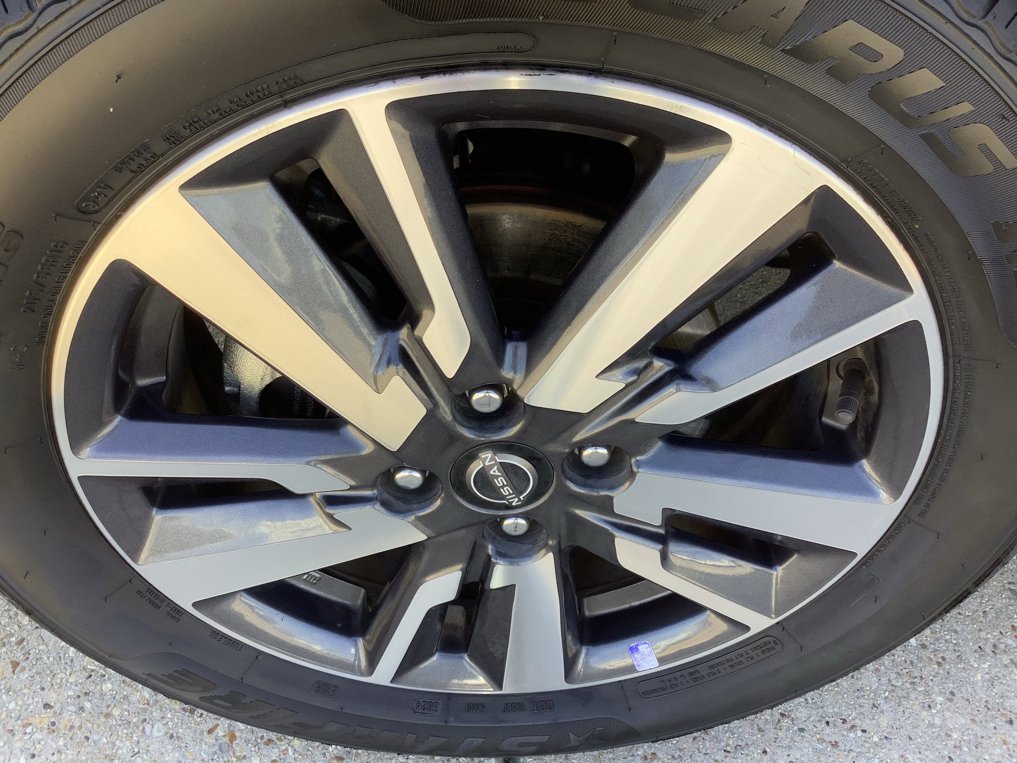 2023 Nissan Versa SV