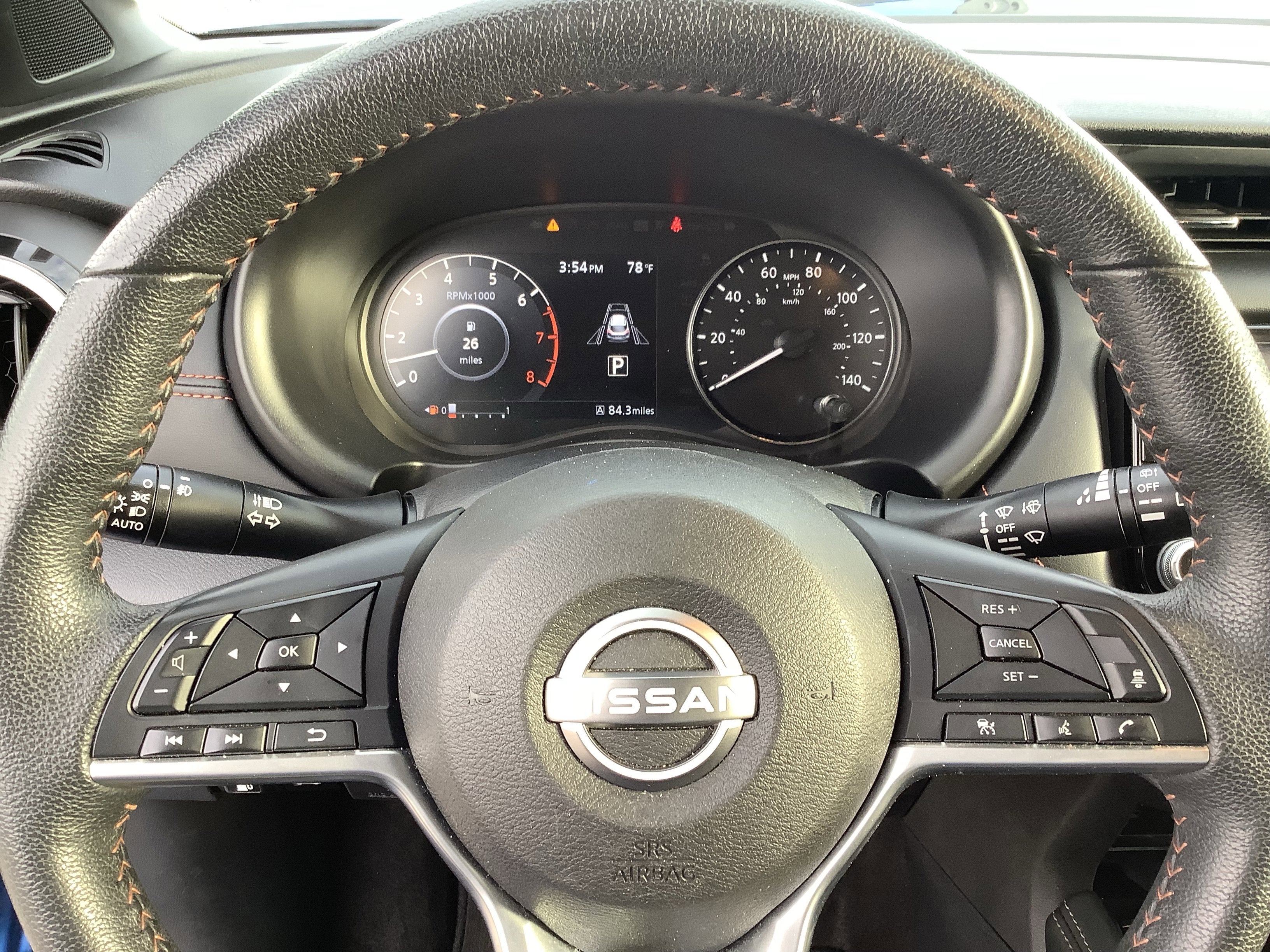 2023 Nissan Kicks SR