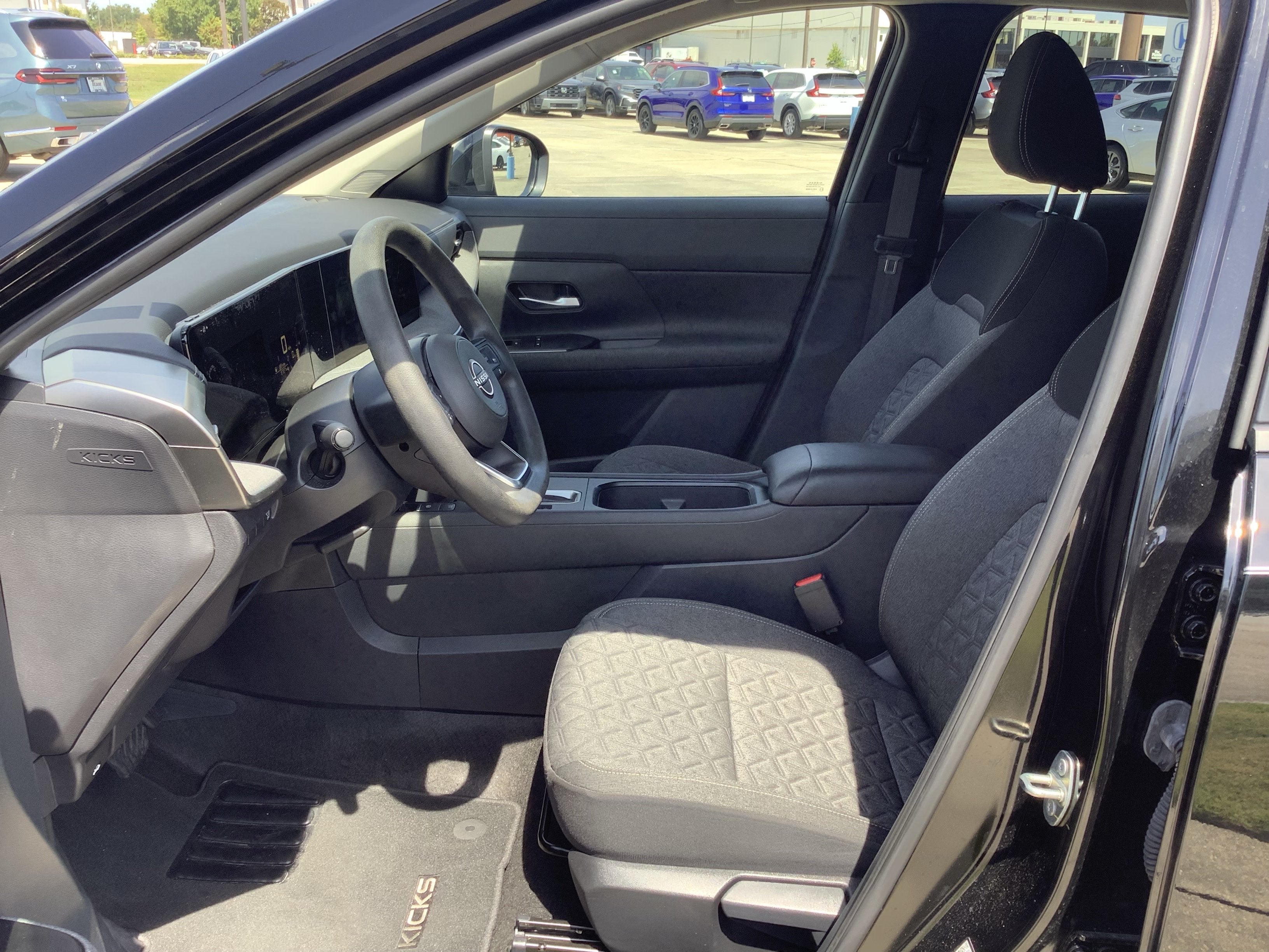 2025 Nissan Kicks SV