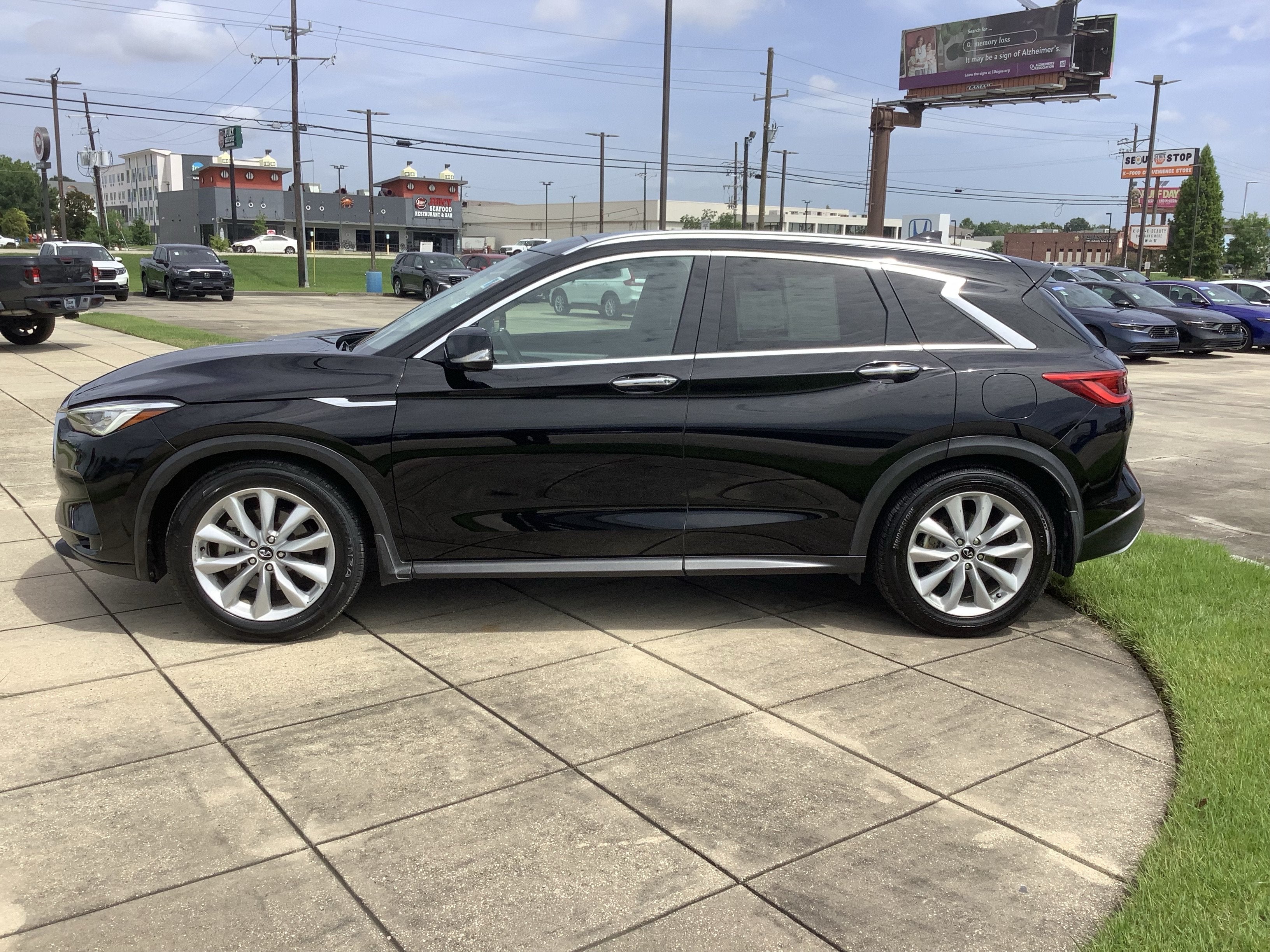 2019 INFINITI QX50 ESSENTIAL