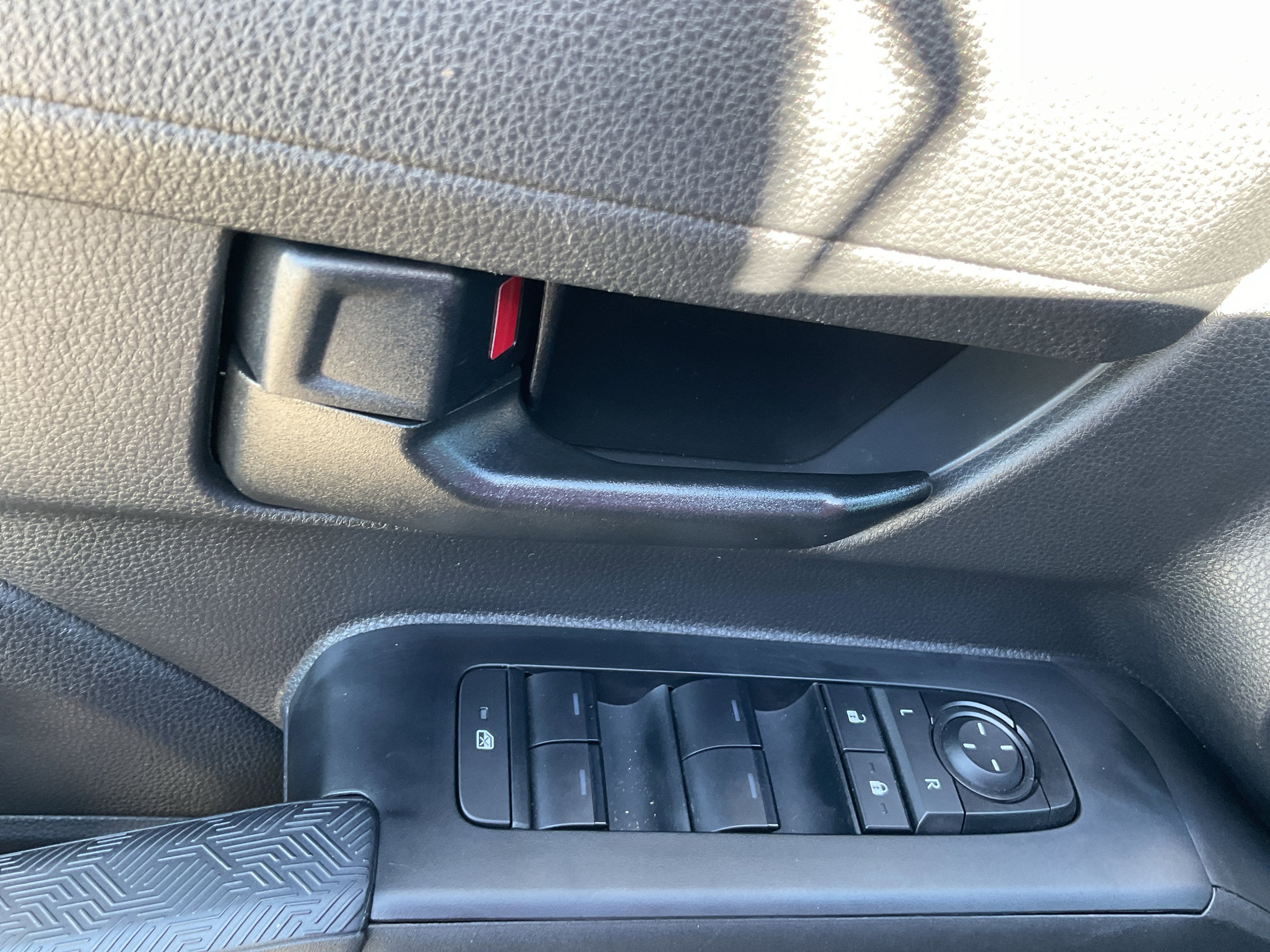 2025 Toyota Tacoma 2WD SR5