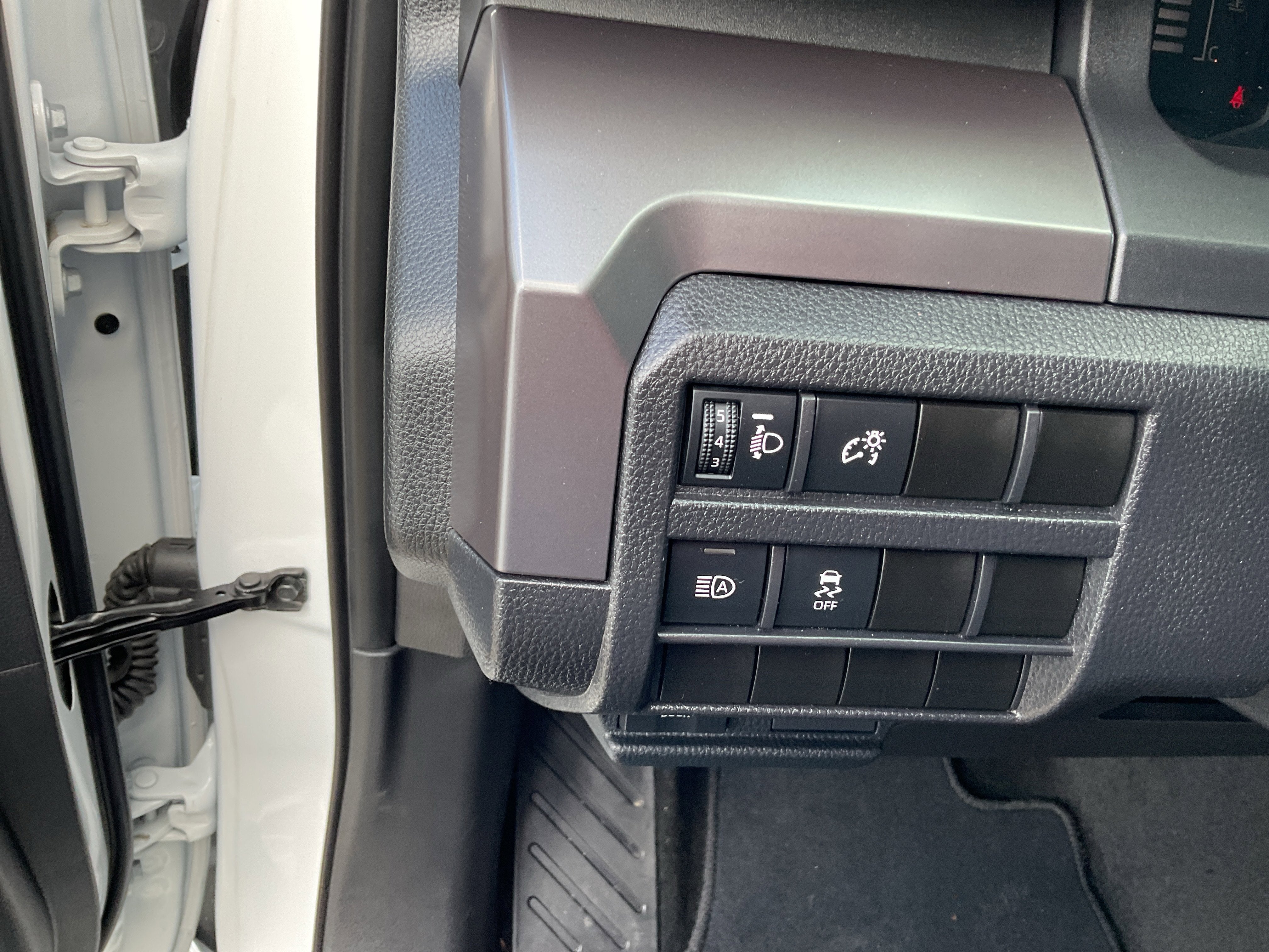 2025 Toyota Tacoma 2WD SR5