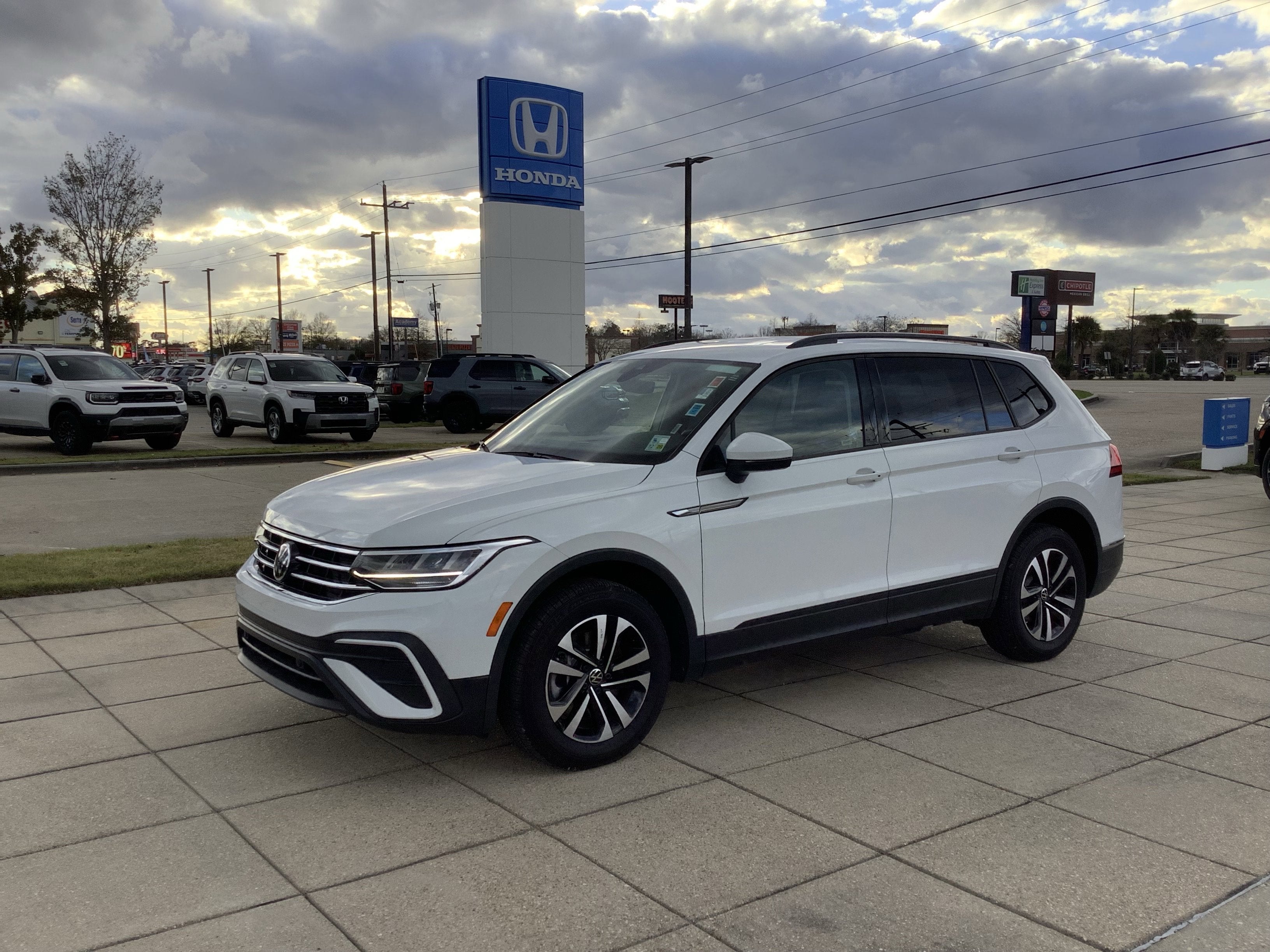 2024 Volkswagen Tiguan S